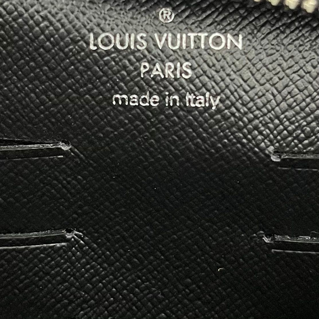 Louis Vuitton Pavel Taiga Leder