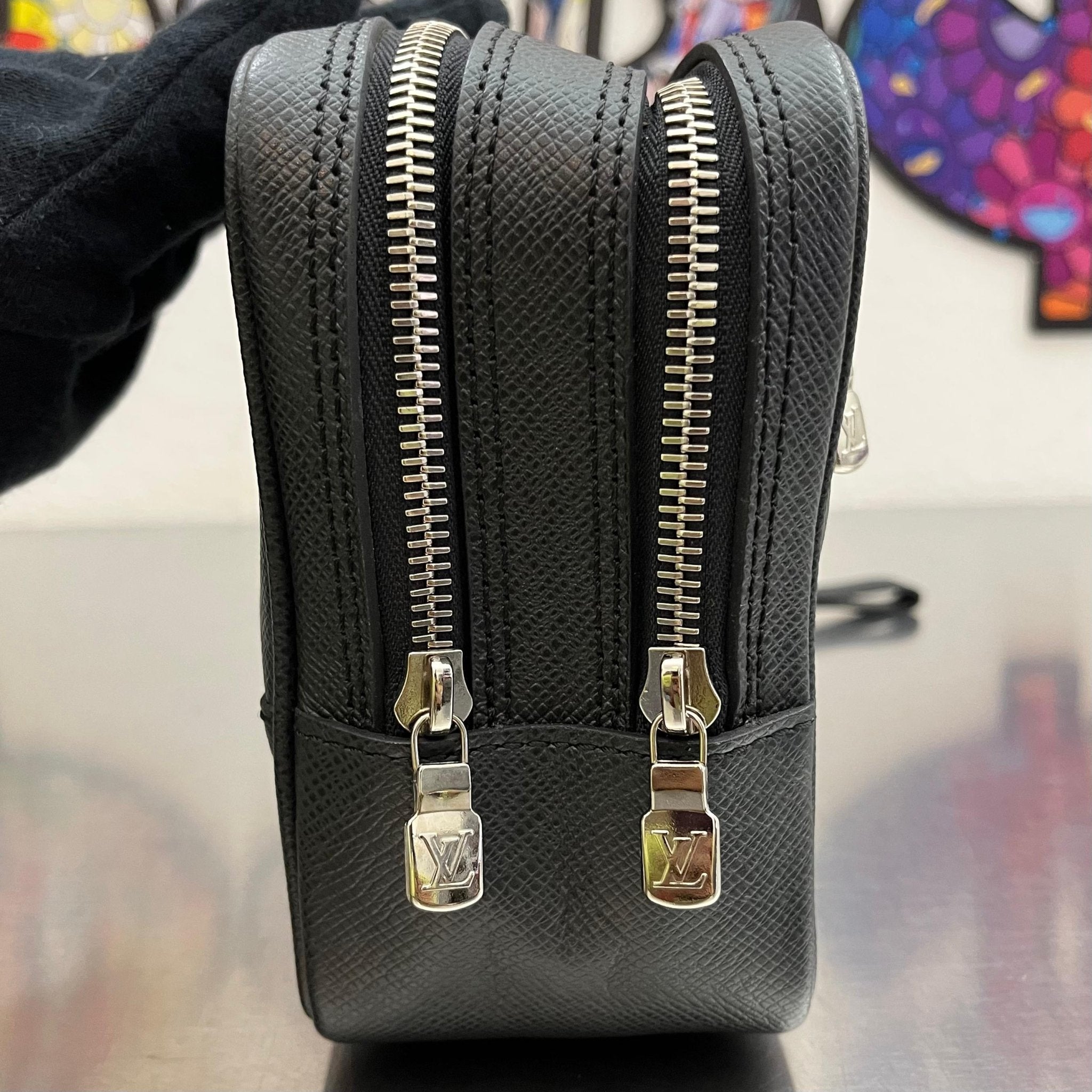 Louis Vuitton Pavel Taiga Leder