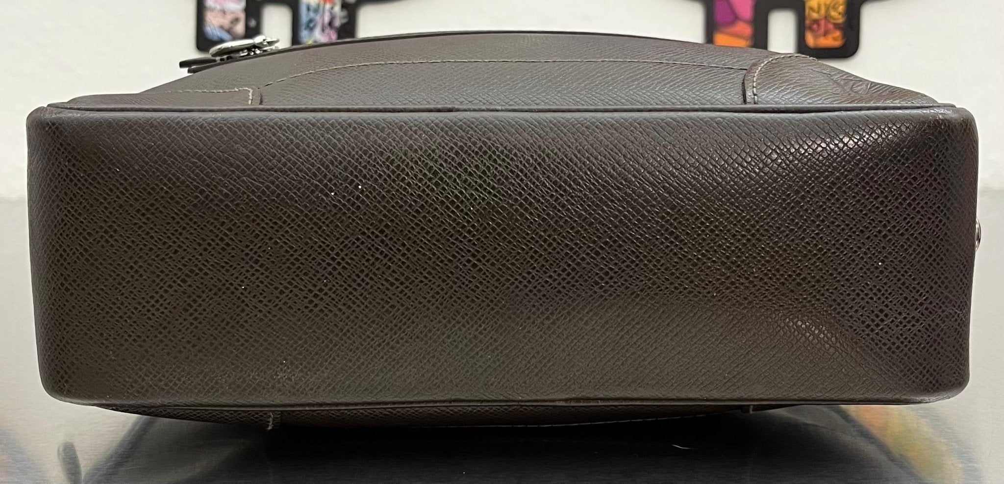 Louis Vuitton Pavel Taiga Leder (Braun)