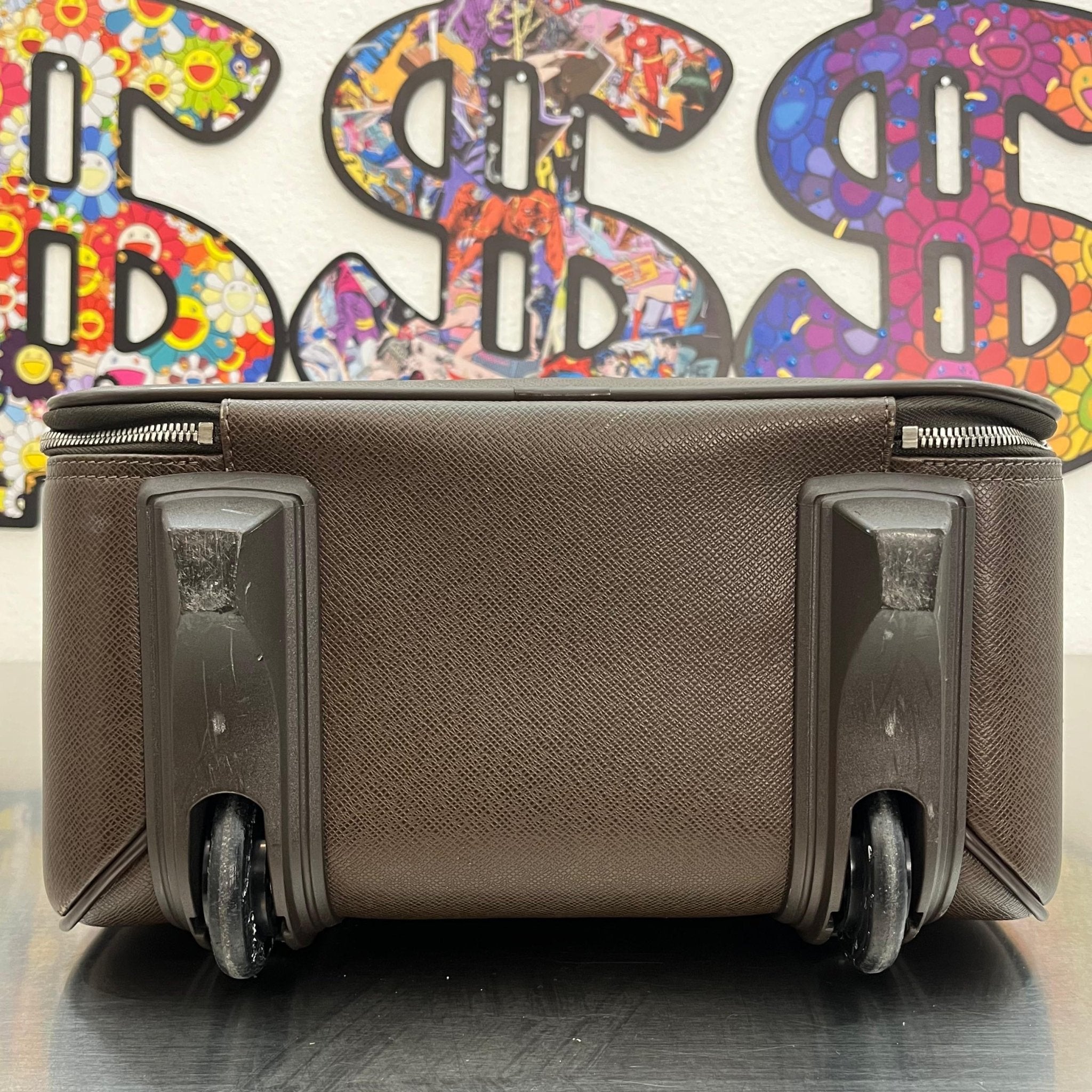 Louis Vuitton Pegase 45 Taiga Grizzly