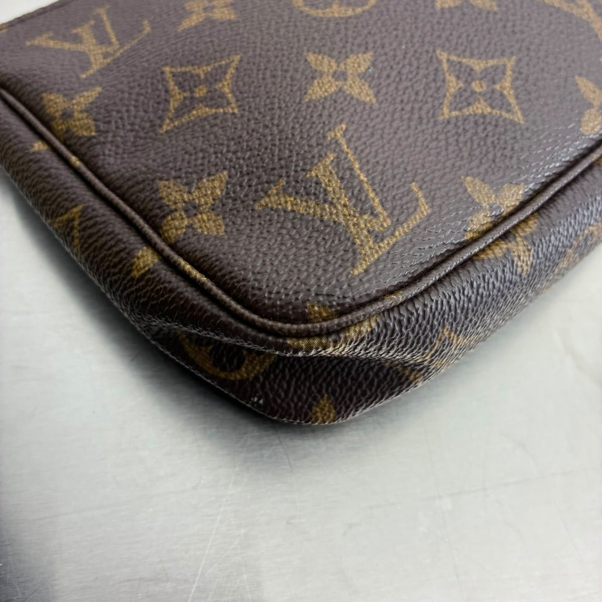 Louis Vuitton Pochette Accessoires Monogram von 1999
