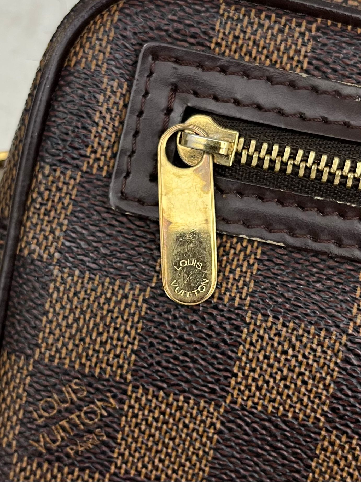 Louis Vuitton Pochette Billets Damier