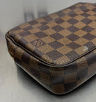Louis Vuitton Pochette Billets Damier