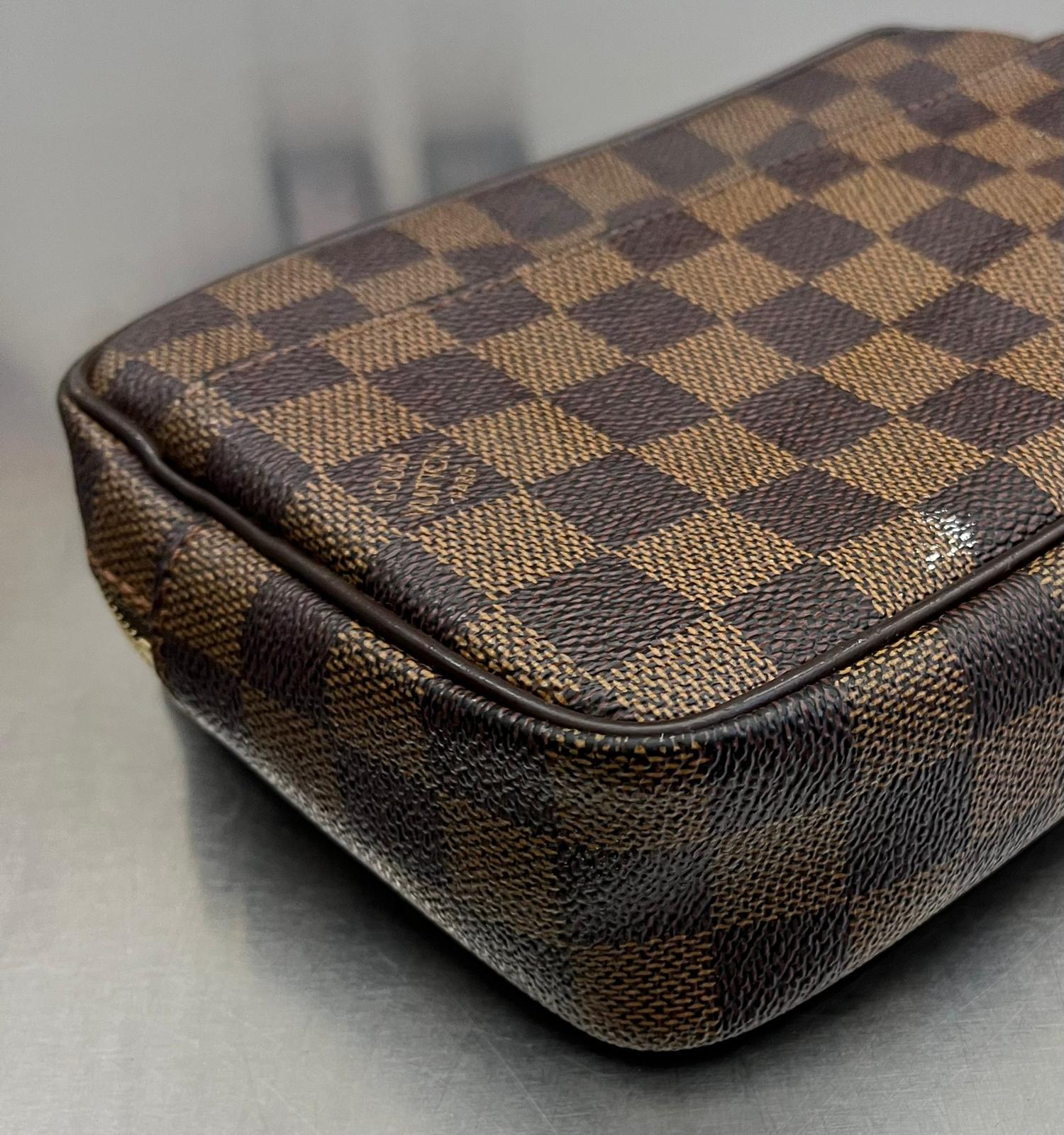 Louis Vuitton Pochette Billets Damier