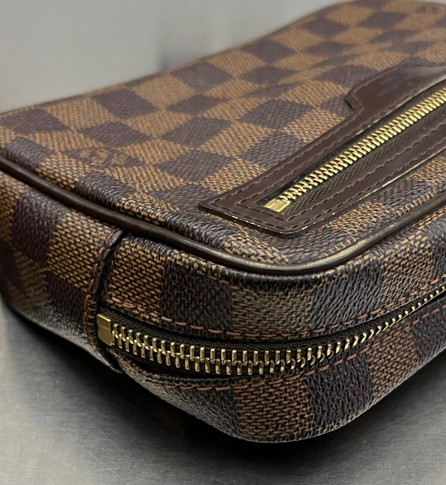 Louis Vuitton Pochette Billets Damier
