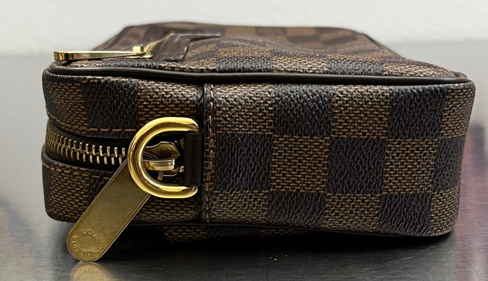 Louis Vuitton Pochette Billets Damier