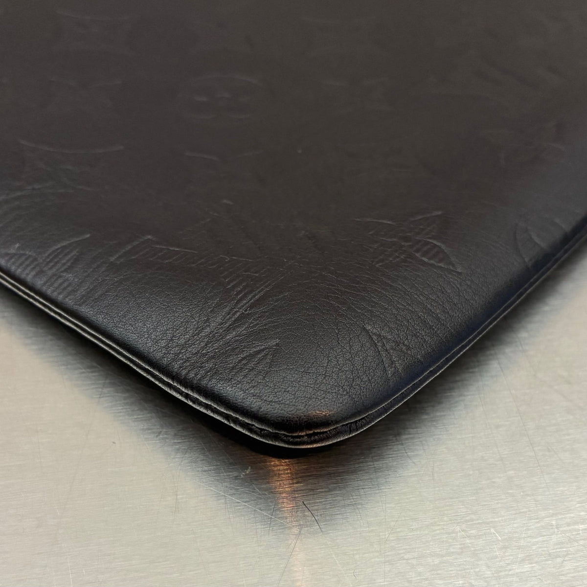 Louis Vuitton Pochette Discovery Shodow GM