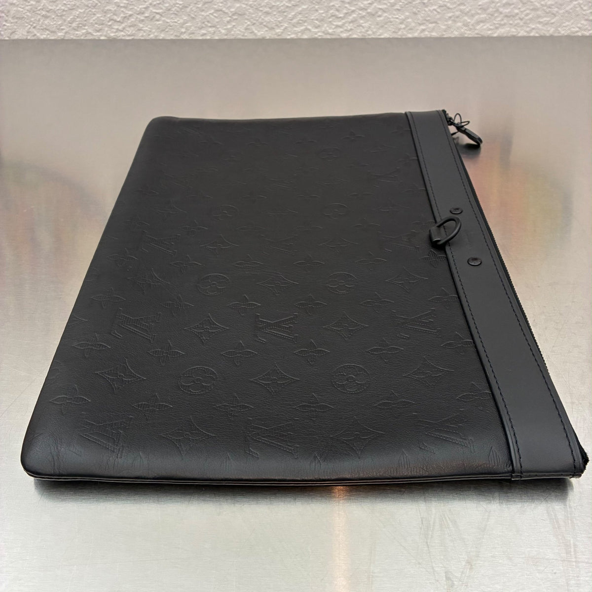 Louis Vuitton Pochette Discovery Shodow GM
