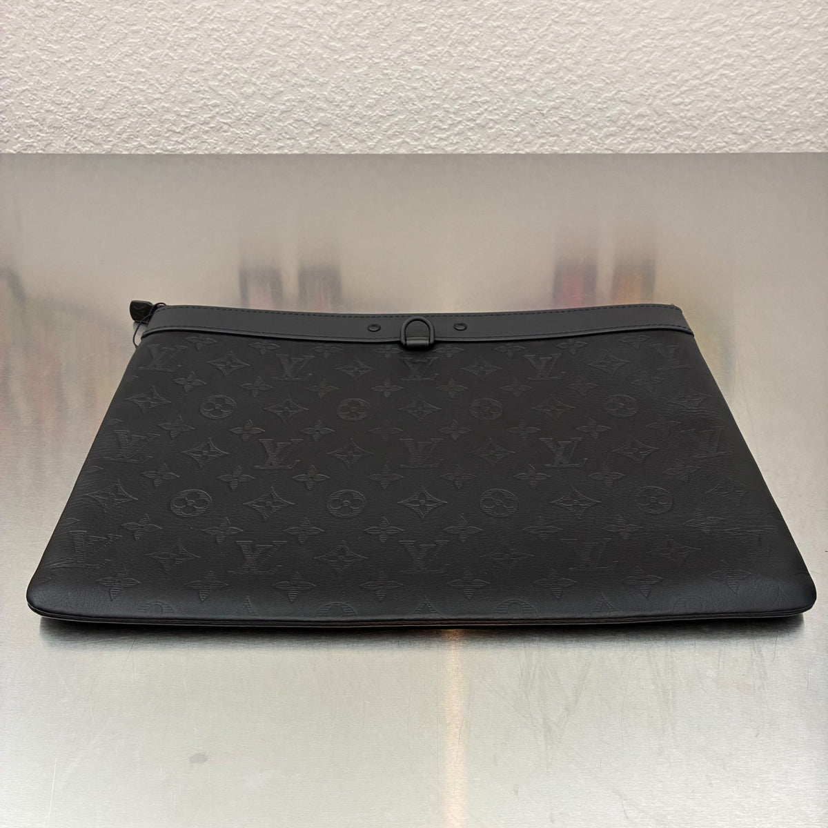 Louis Vuitton Pochette Discovery Shodow GM