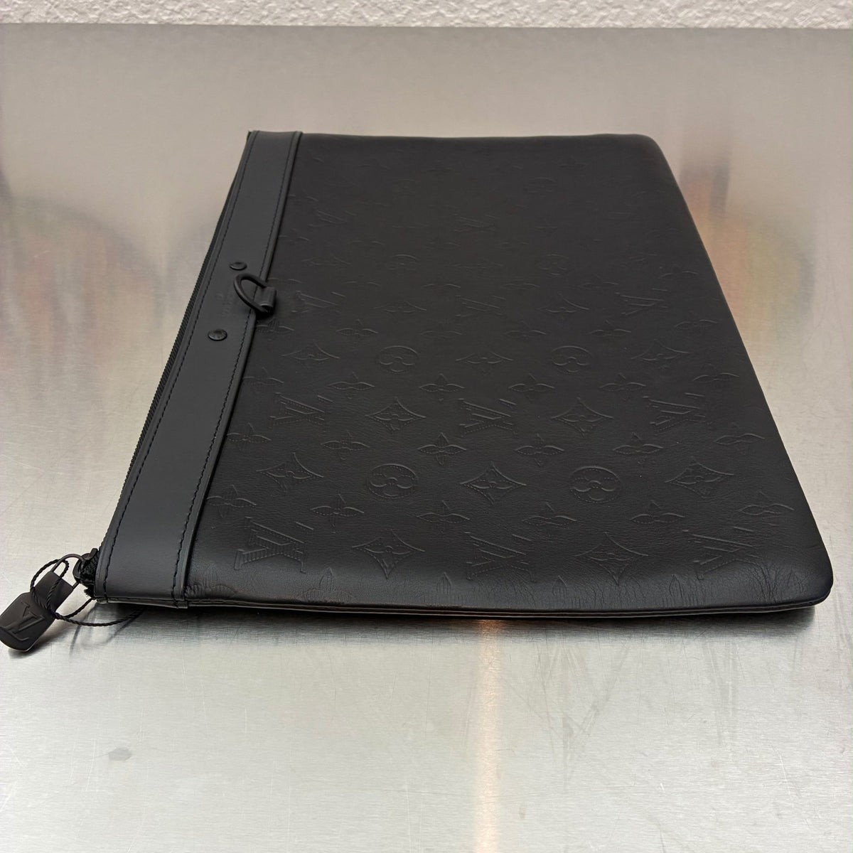 Louis Vuitton Pochette Discovery Shodow GM