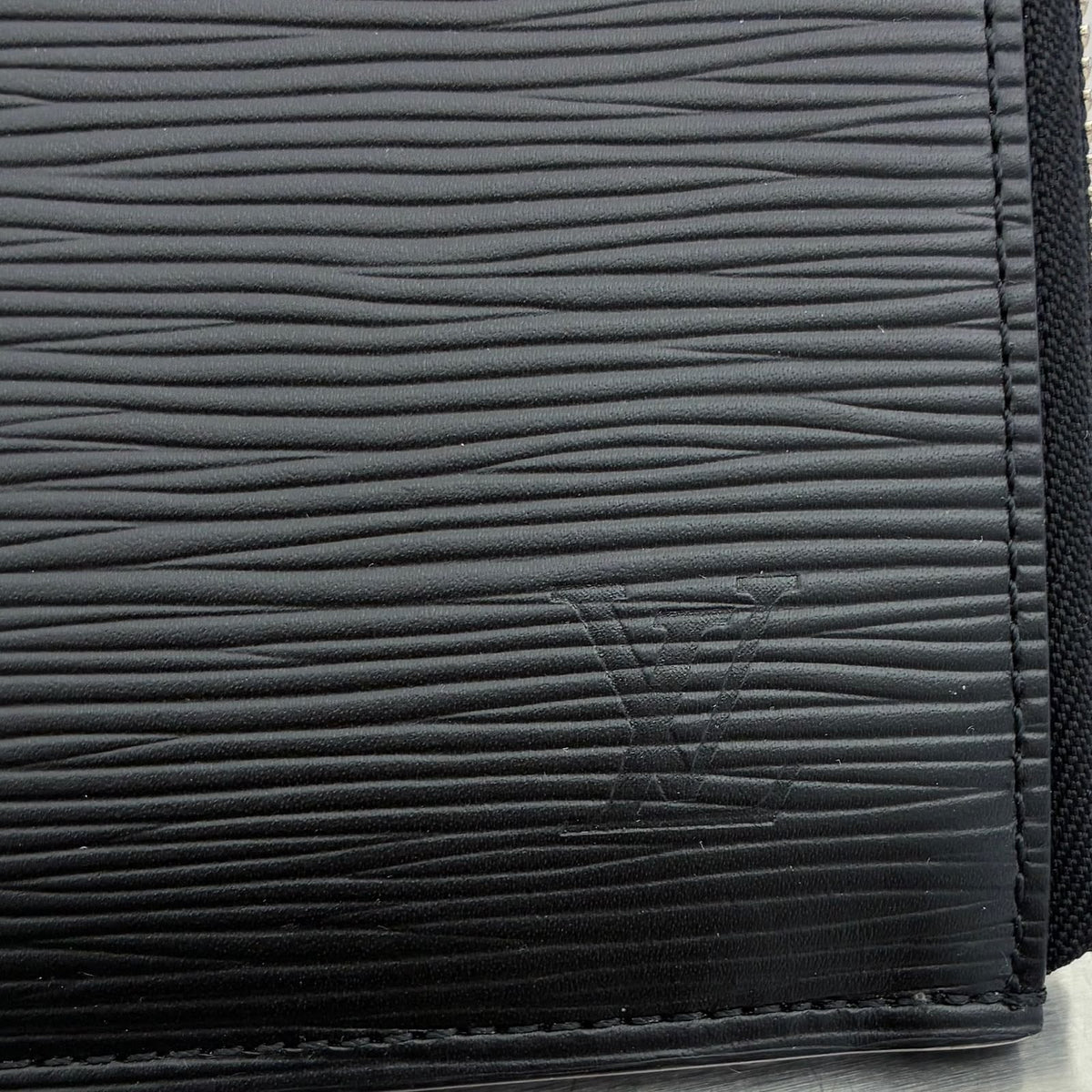 Louis Vuitton Pochette Jour GM Epi