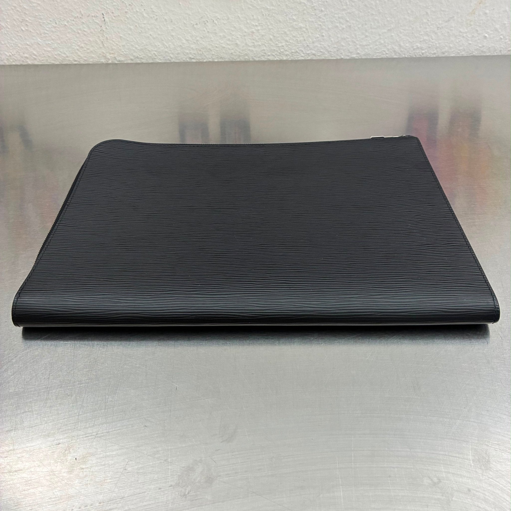 Louis Vuitton Pochette Jour GM Epi
