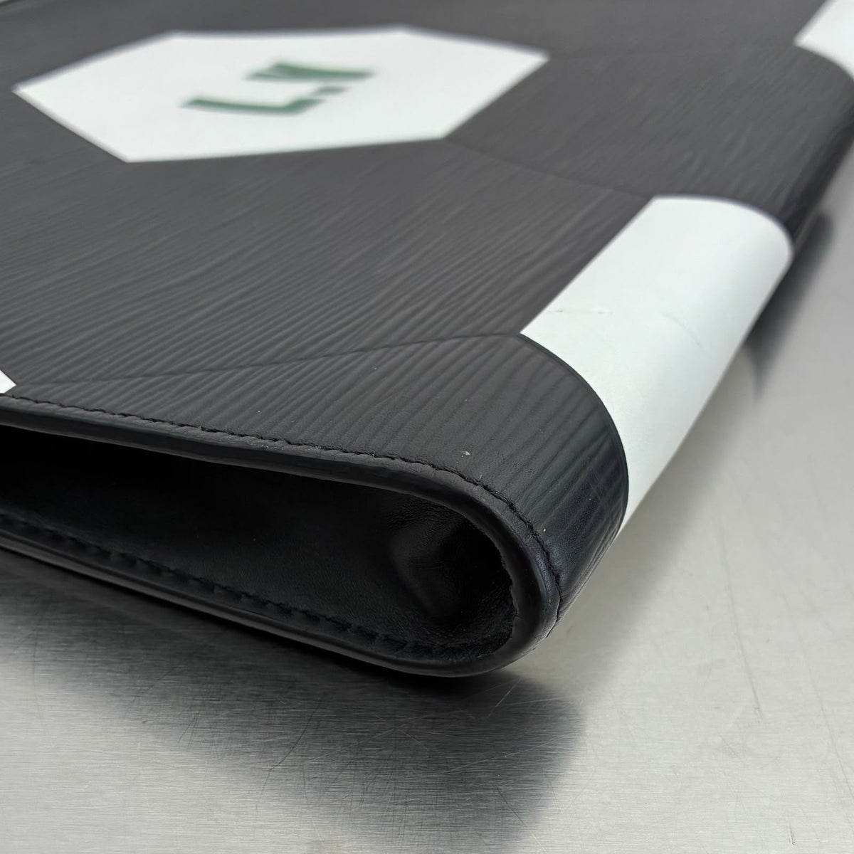 Louis Vuitton Pochette Jour GM Epi x FIFA World Cup 2018, limitierte Kollektion