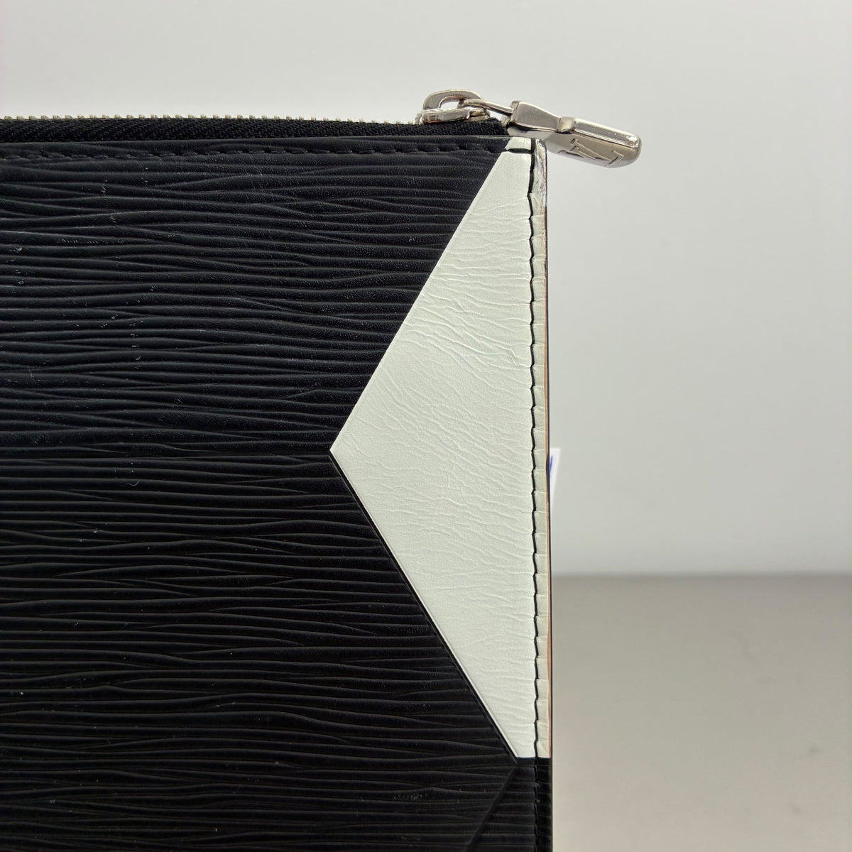 Louis Vuitton Pochette Jour GM Epi x FIFA World Cup 2018, limitierte Kollektion