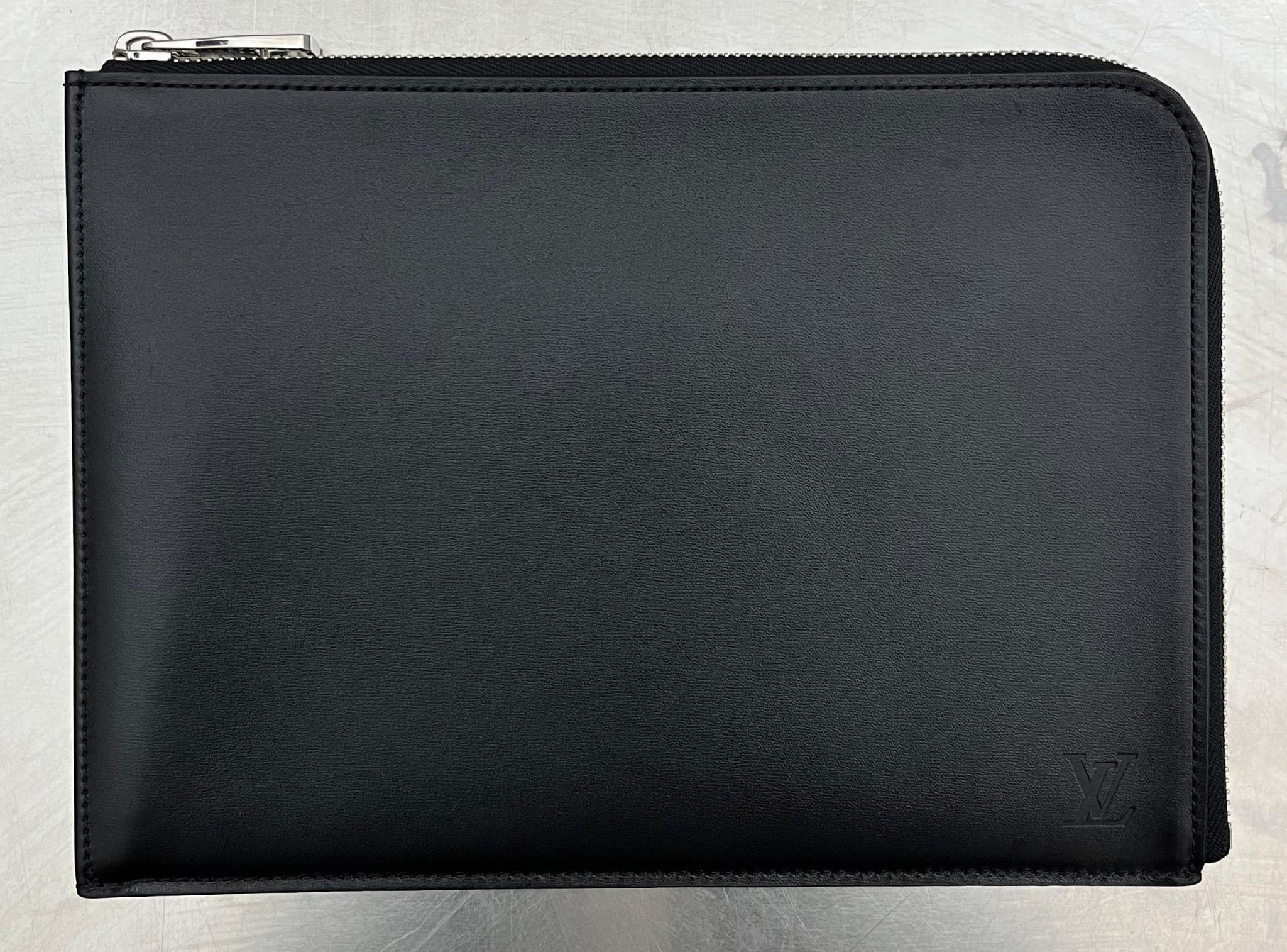 Louis Vuitton Pochette Jour PM Clutch