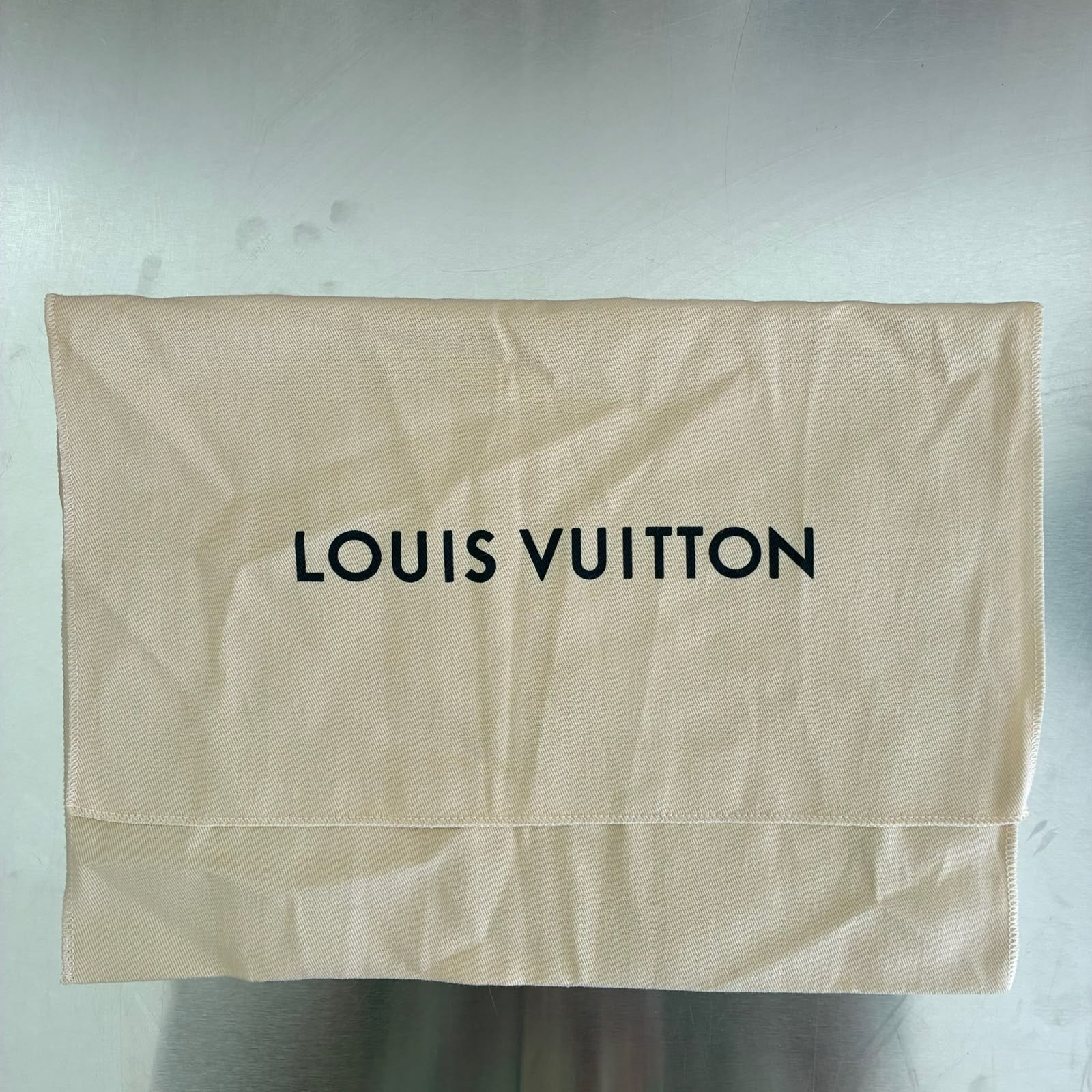 Louis Vuitton Pochette Métis Empreinte M41487