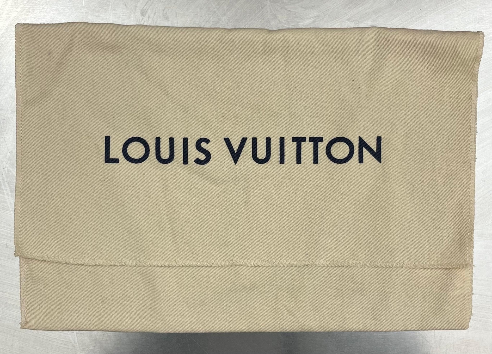 Louis Vuitton Pochette To - Go
