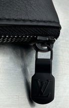 Louis Vuitton Pochette To - Go