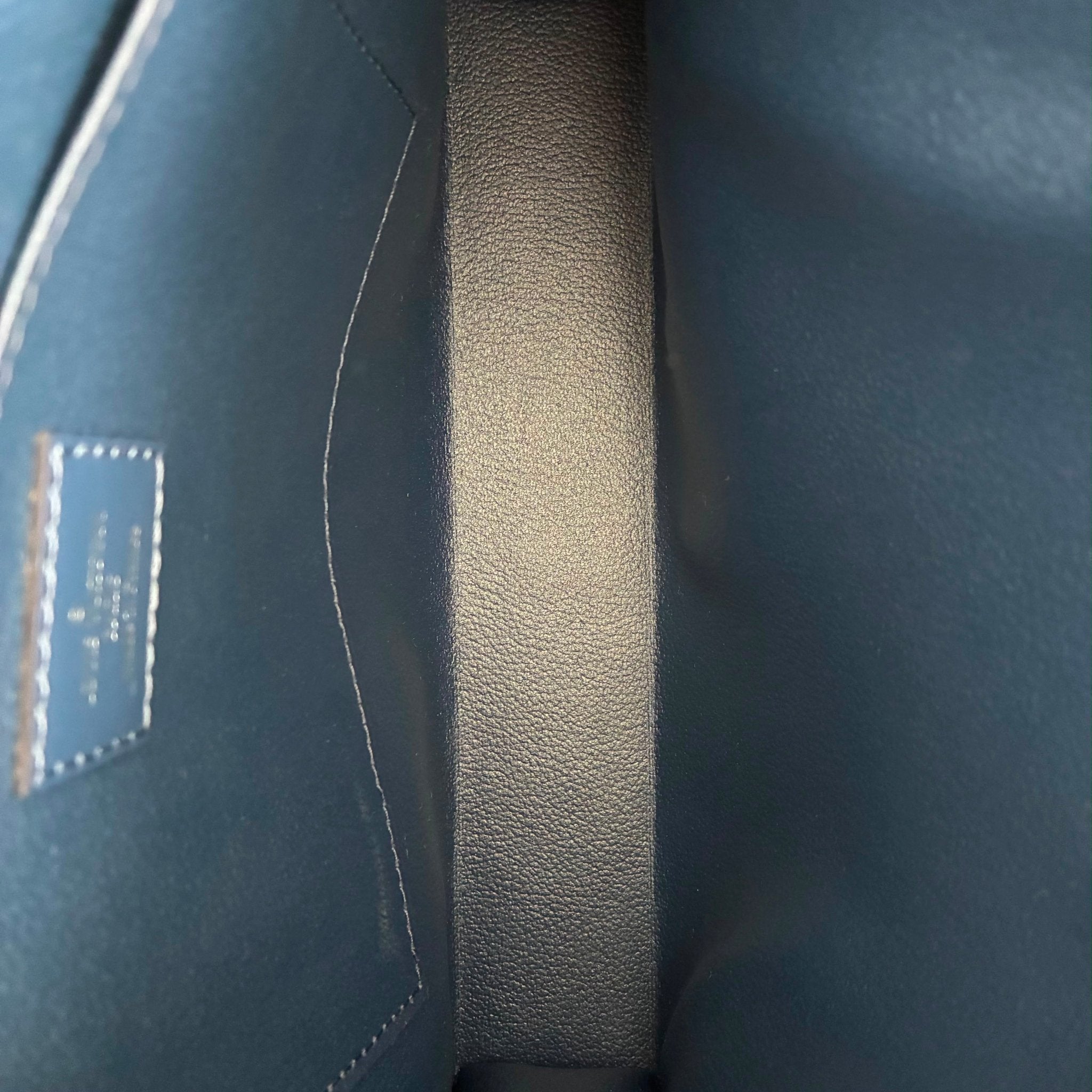 Louis Vuitton Pochette Voyage MM Epi
