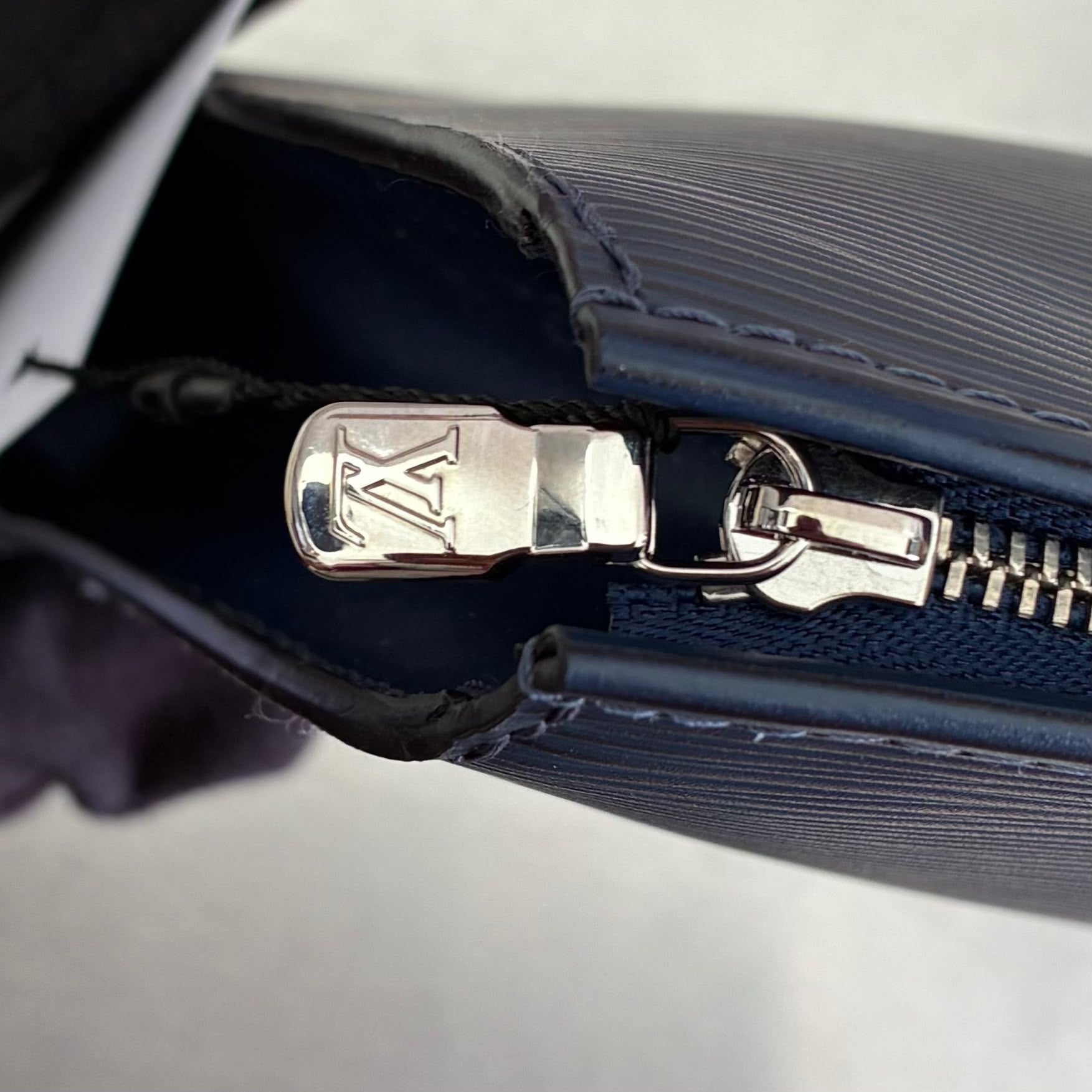 Louis Vuitton Pochette Voyage MM Epi