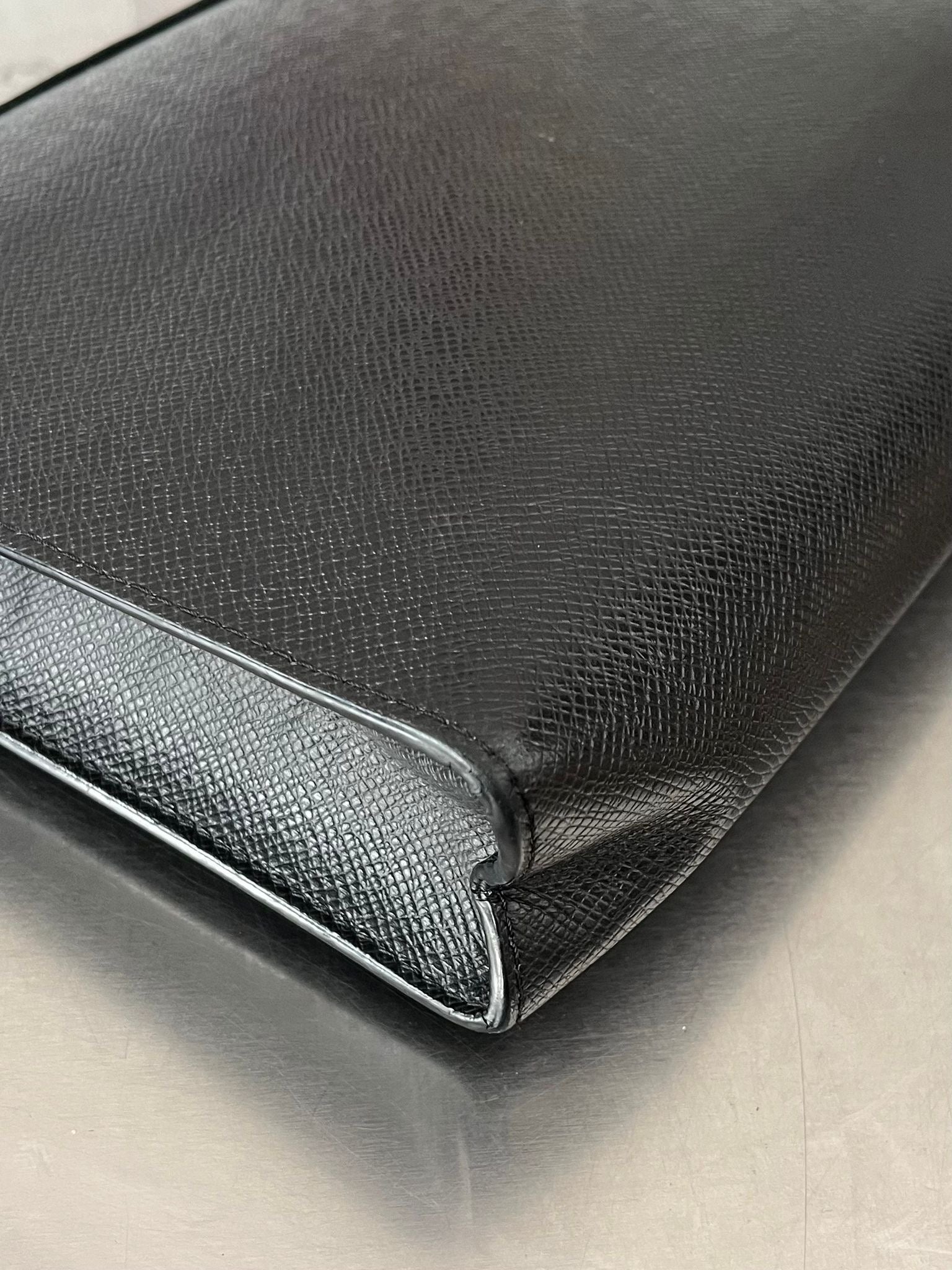Louis Vuitton Pochette Voyage MM Taiga