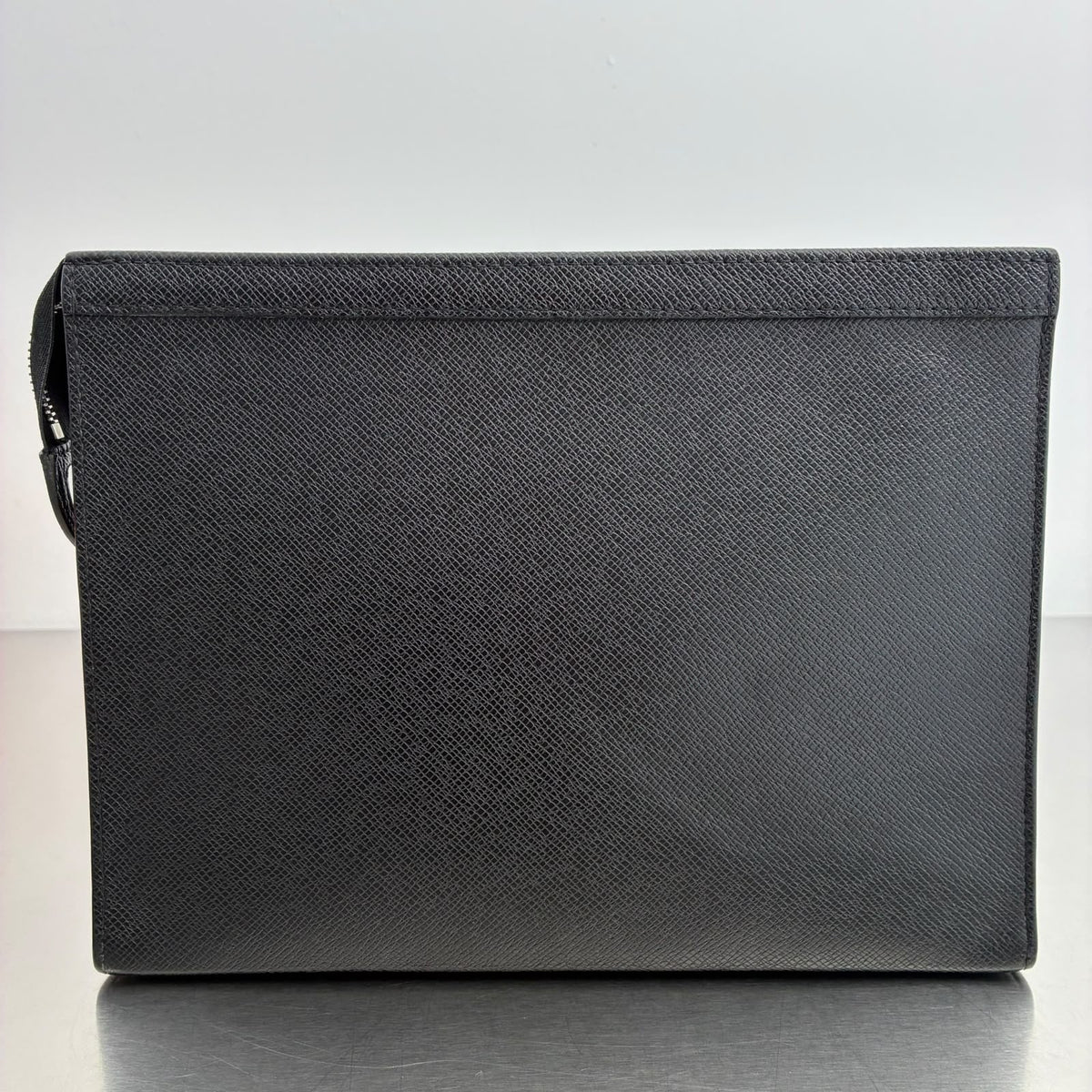 Louis Vuitton Pochette Voyage MM Taiga