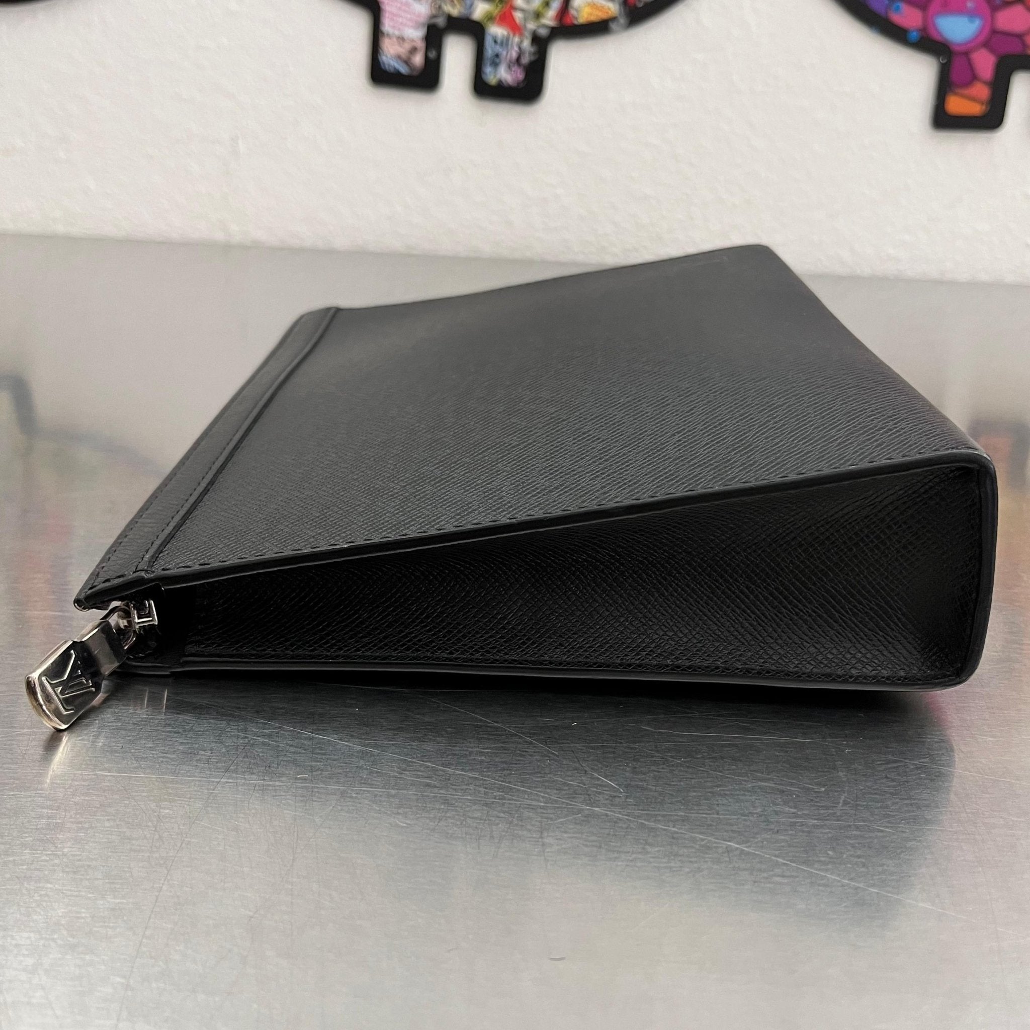 Louis Vuitton Pochette Voyage MM Taiga