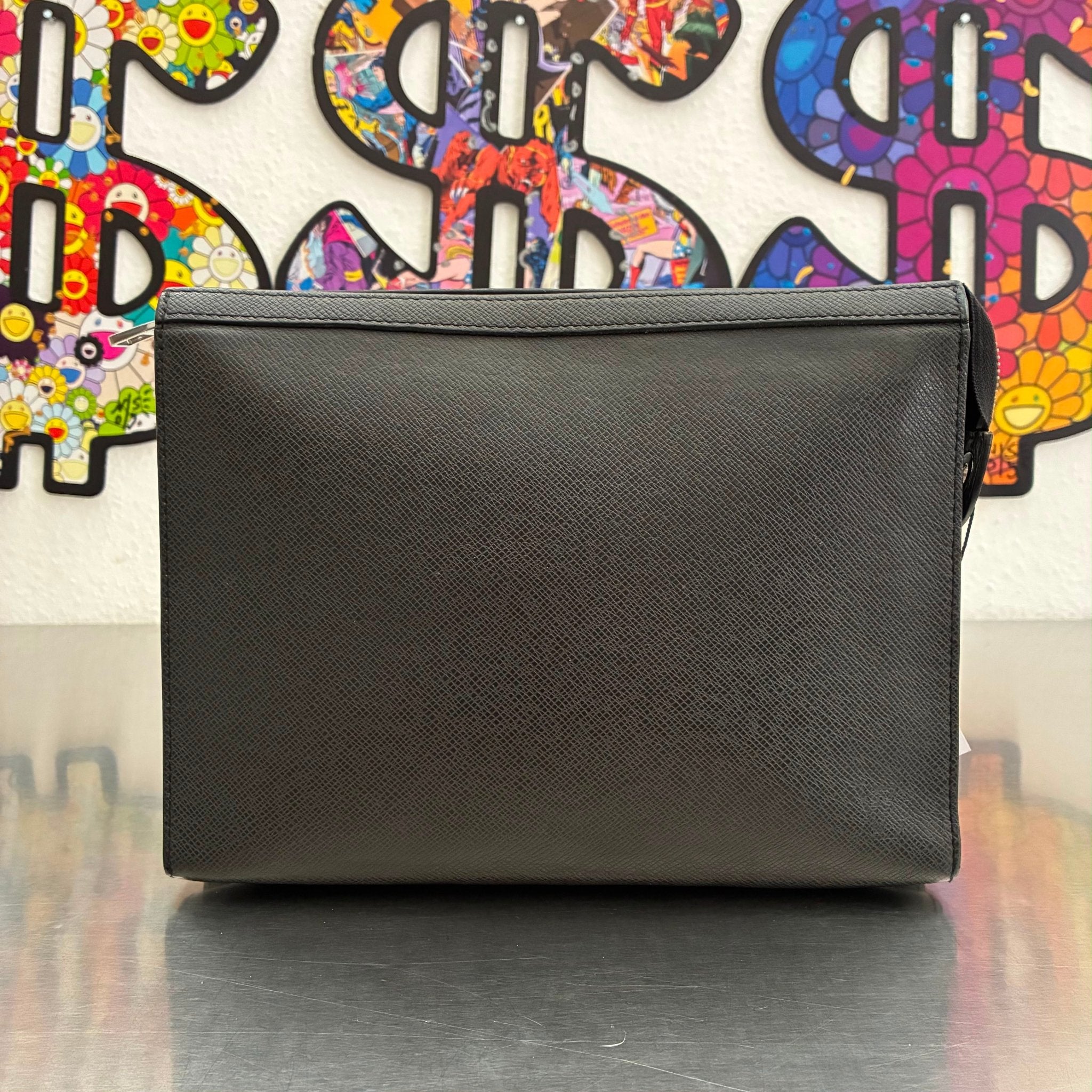 Louis Vuitton Pochette Voyage MM Taiga