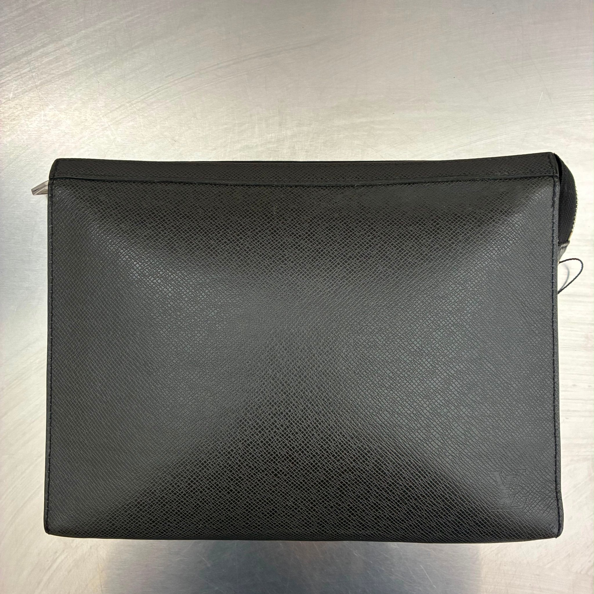 Louis Vuitton Pochette Voyage MM Taiga