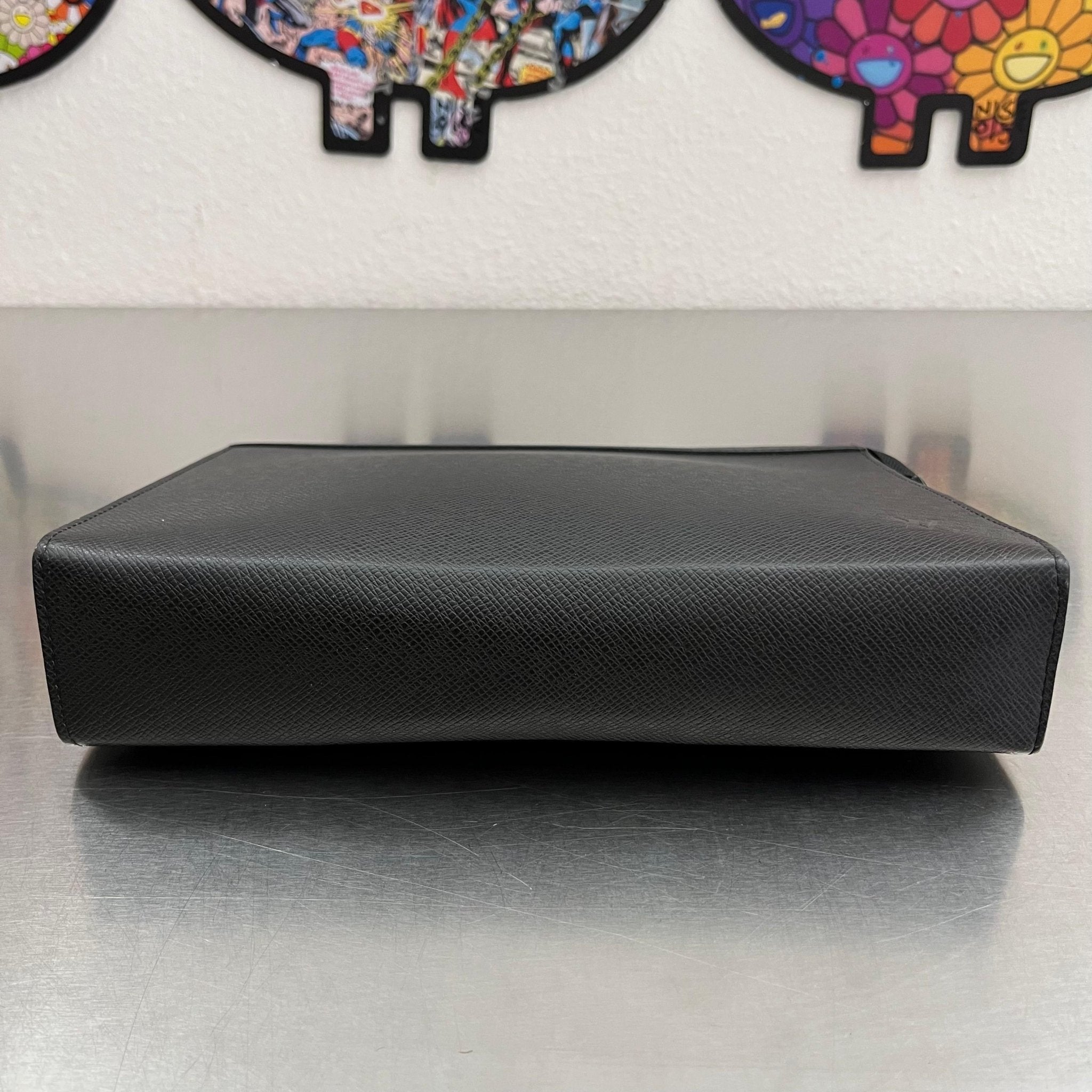 Louis Vuitton Pochette Voyage MM Taiga