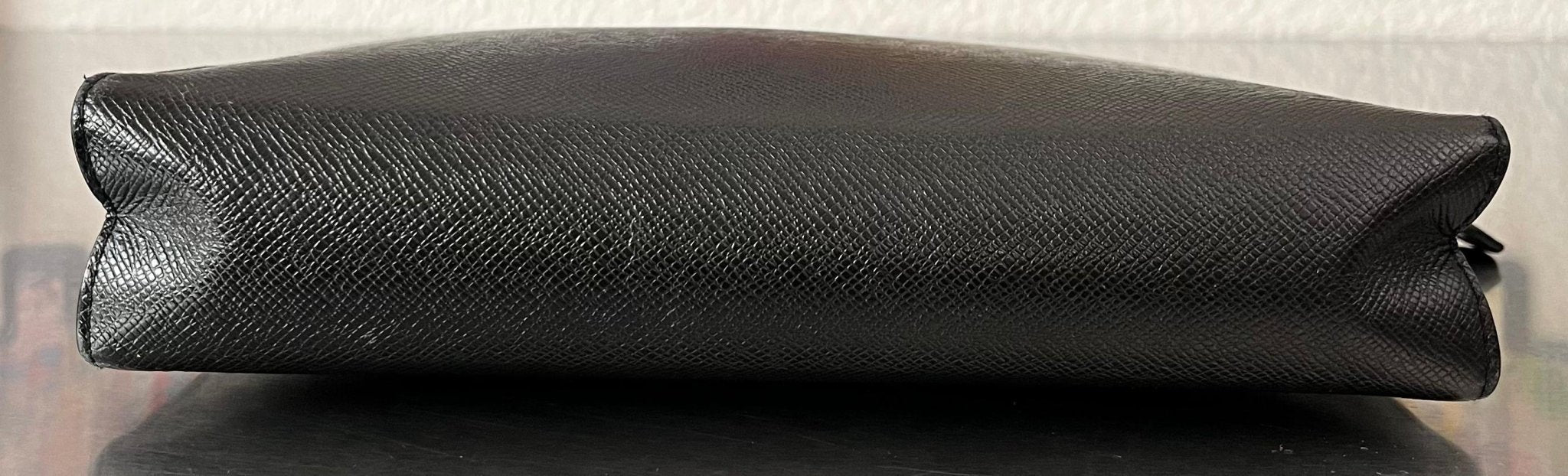 Louis Vuitton Pochette Voyage MM Taiga