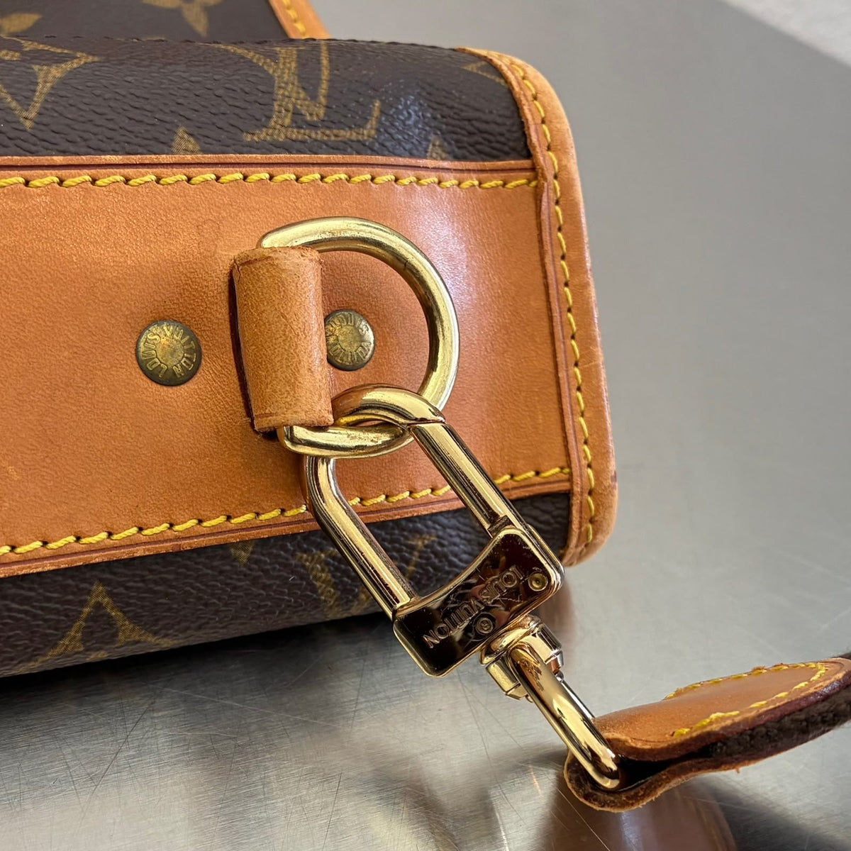 Louis Vuitton Portable Cabin Monogam Kleiderhülle