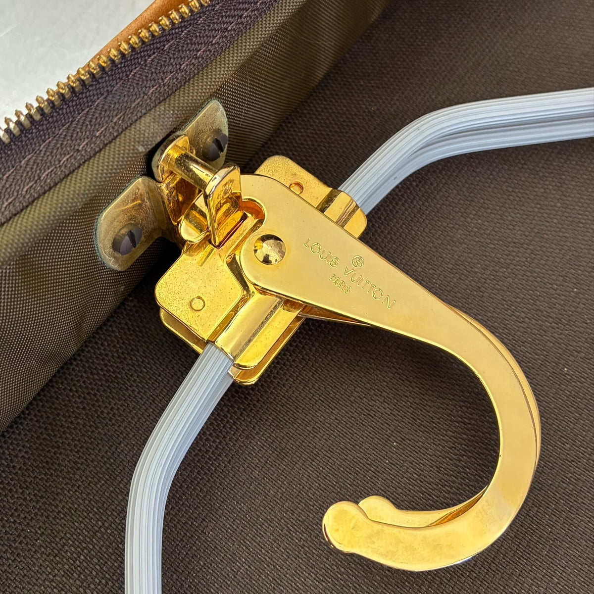 Louis Vuitton Portable Cabin Monogam Kleiderhülle