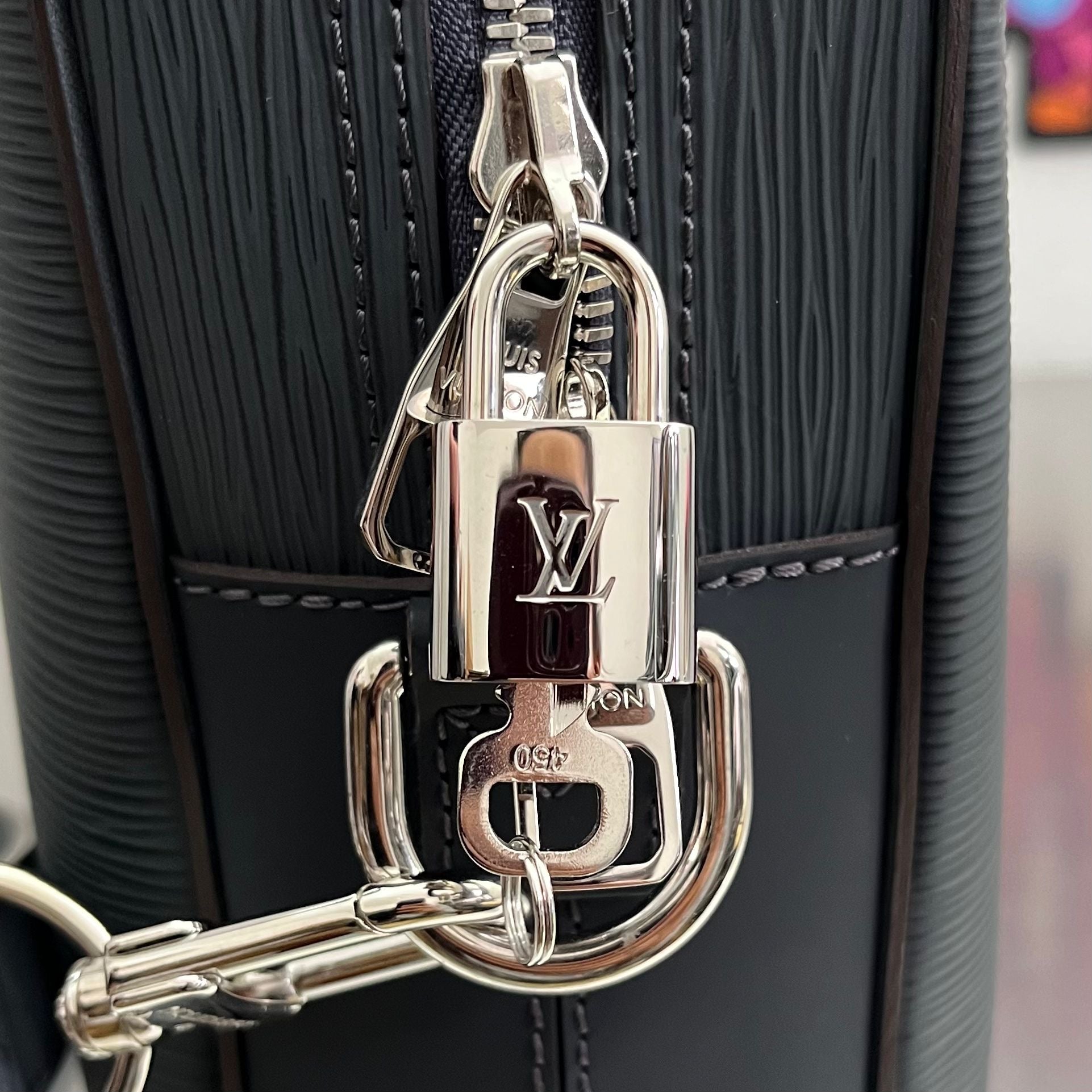 Louis Vuitton Porte Documents Epi