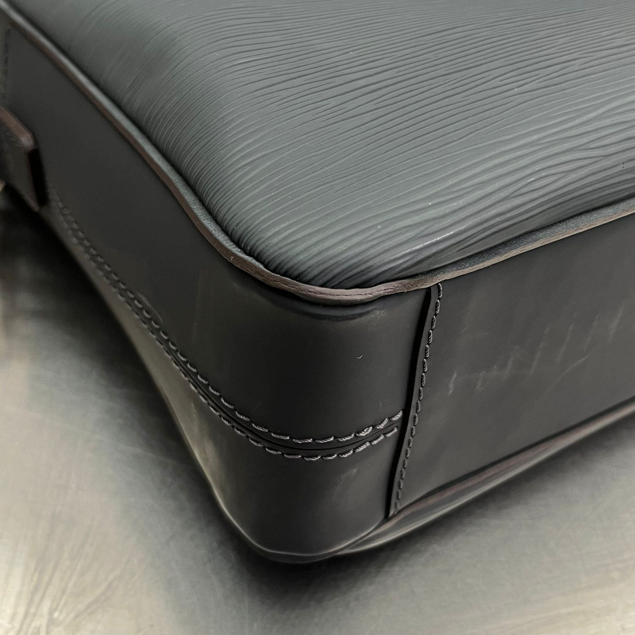 Louis Vuitton Porte Documents Epi