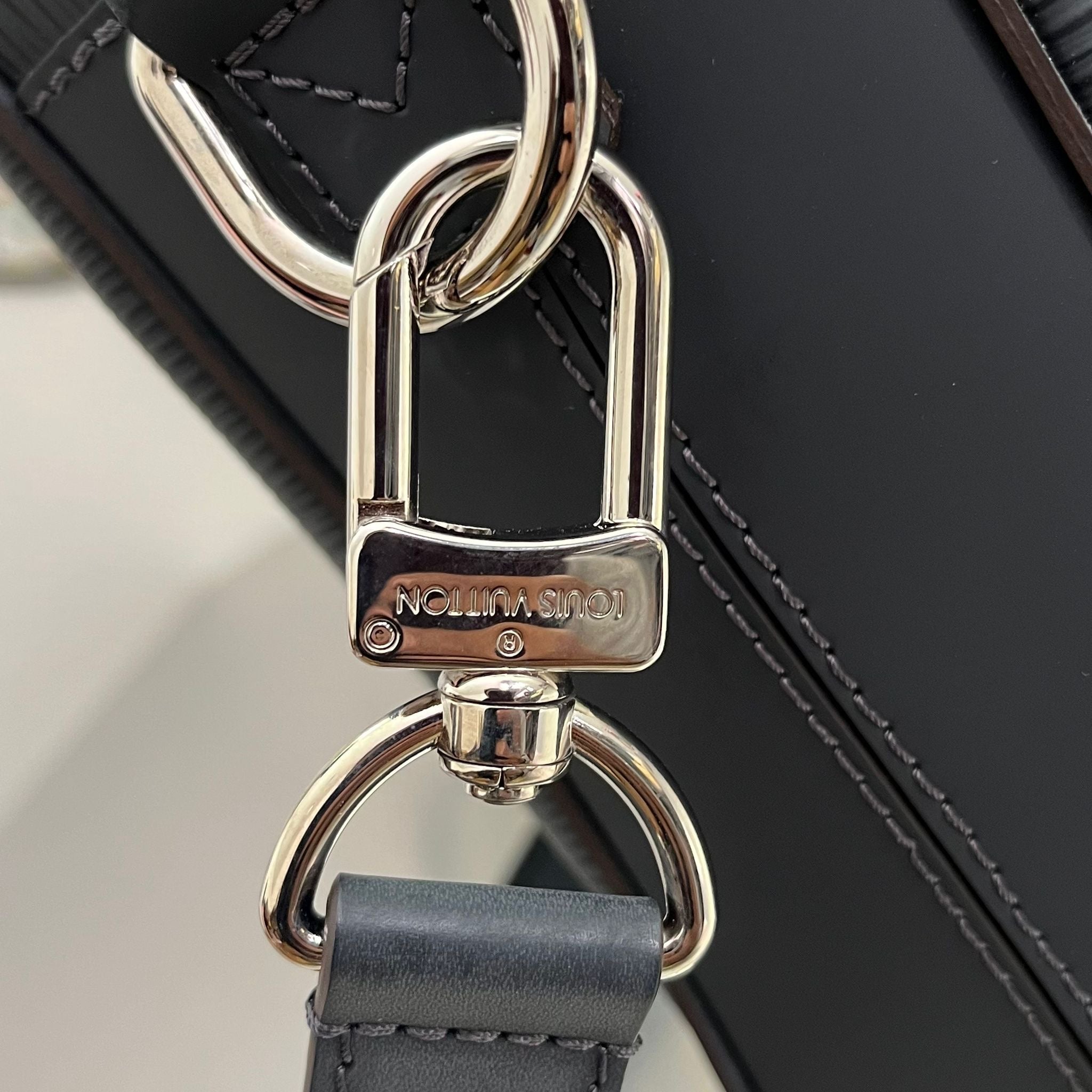 Louis Vuitton Porte Documents Epi