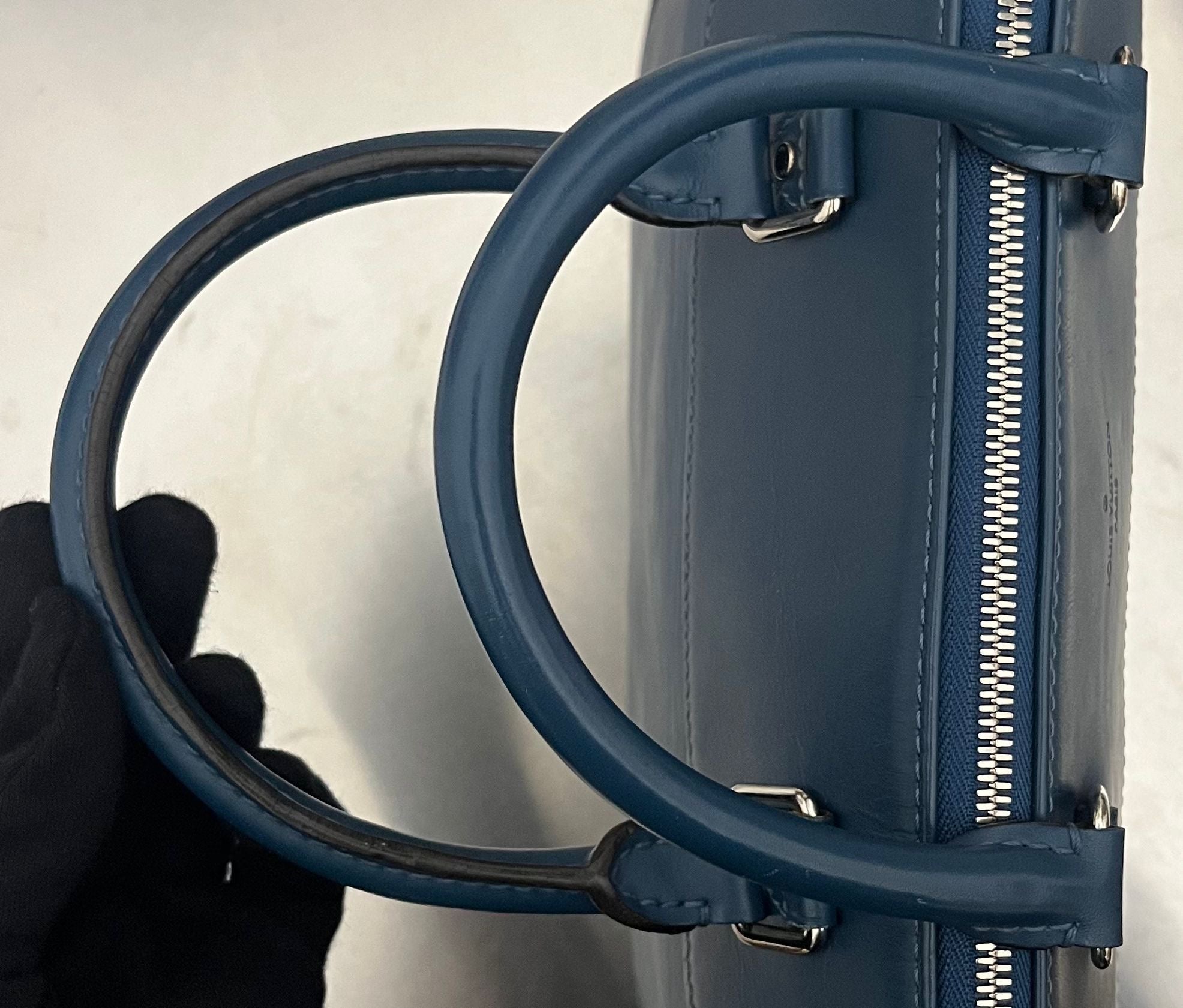 Louis Vuitton Porte Documents Jour Epi