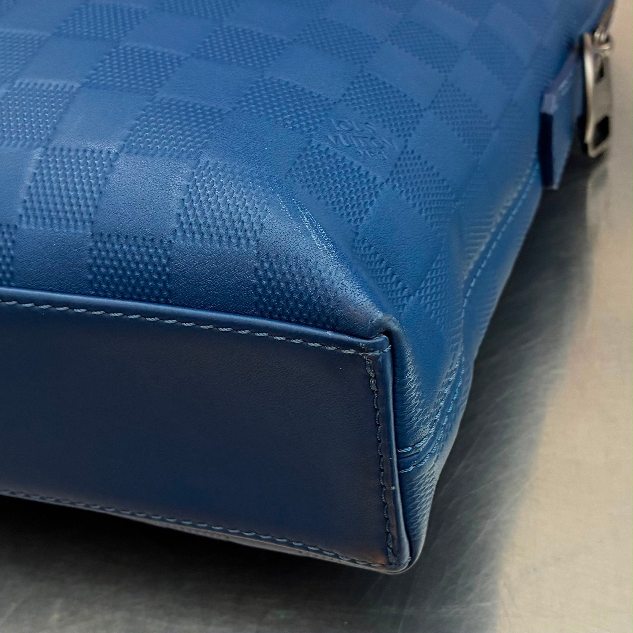 Louis Vuitton Porte Documents Jour Infini