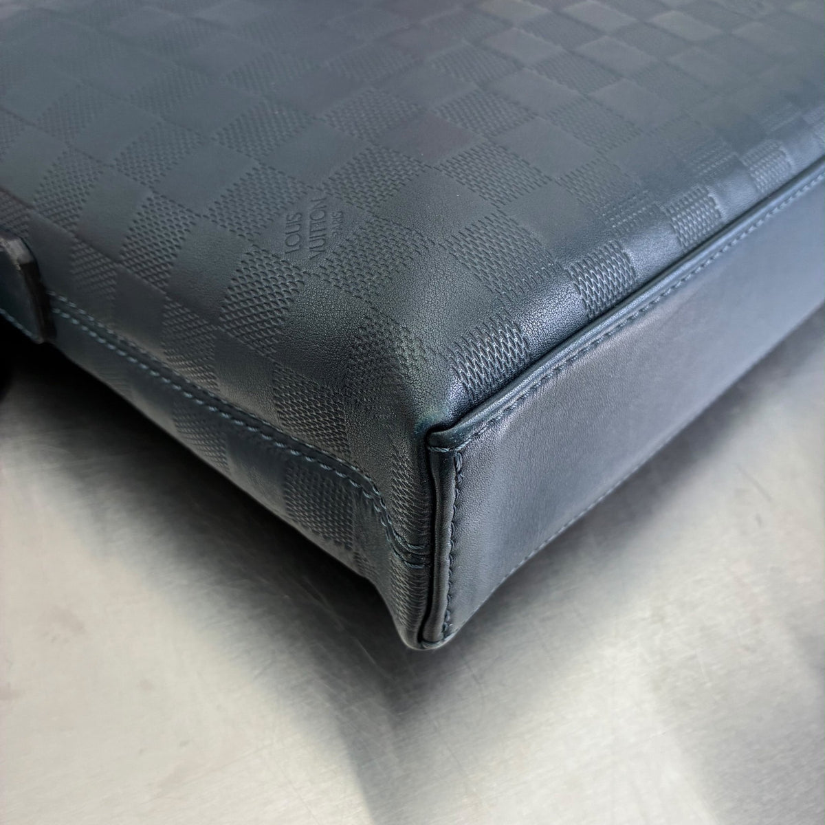 Louis Vuitton Porte Documents Jour Infini