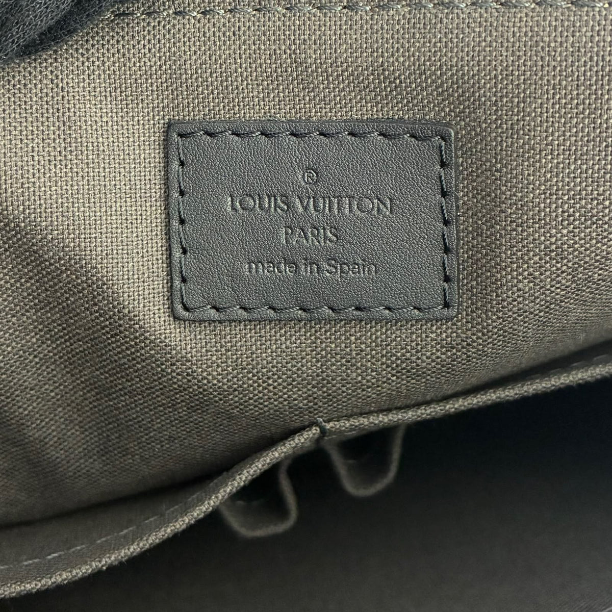 Louis Vuitton Porte Documents Jour Voyage Damier Infini