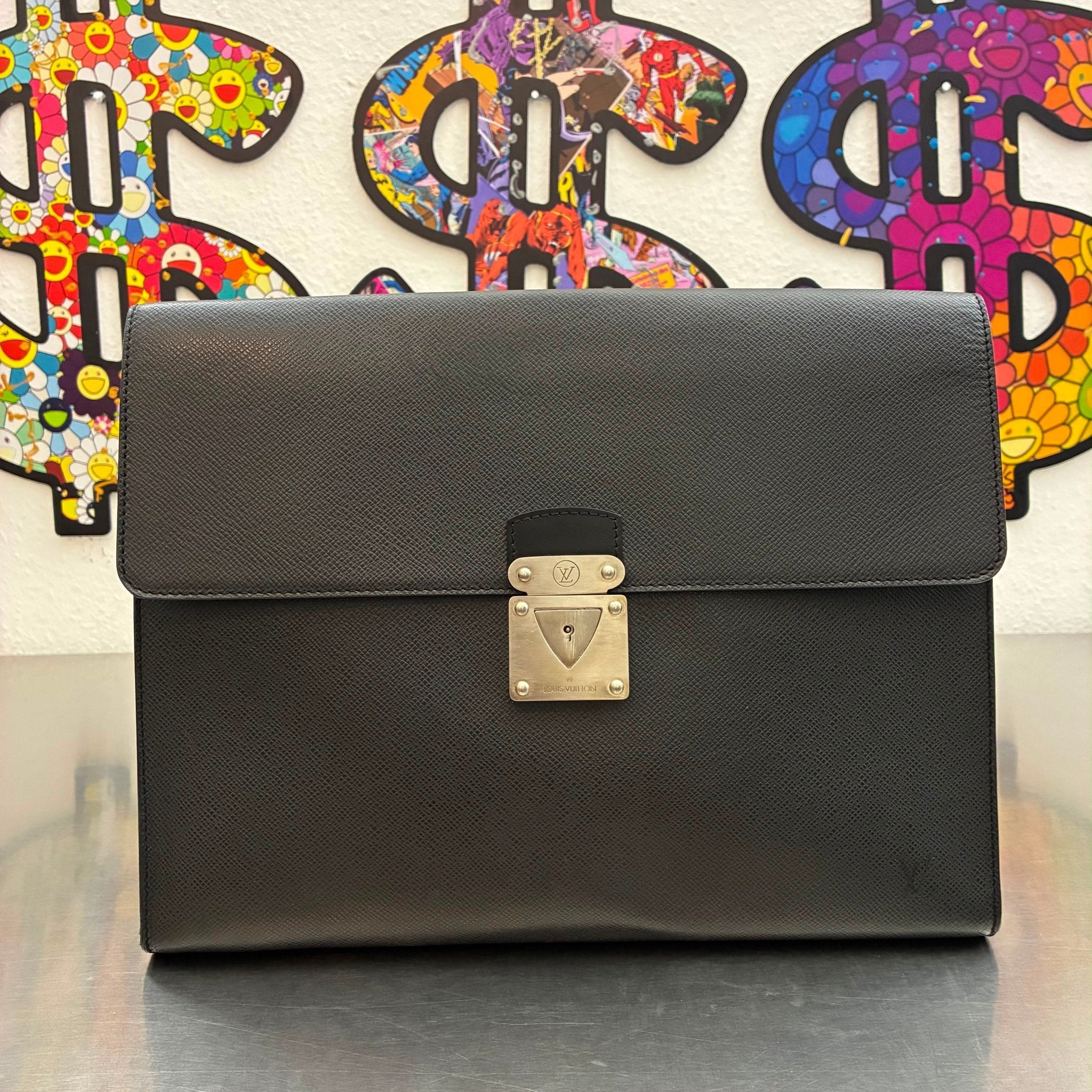 Louis Vuitton Porte Documents Minuto Taiga