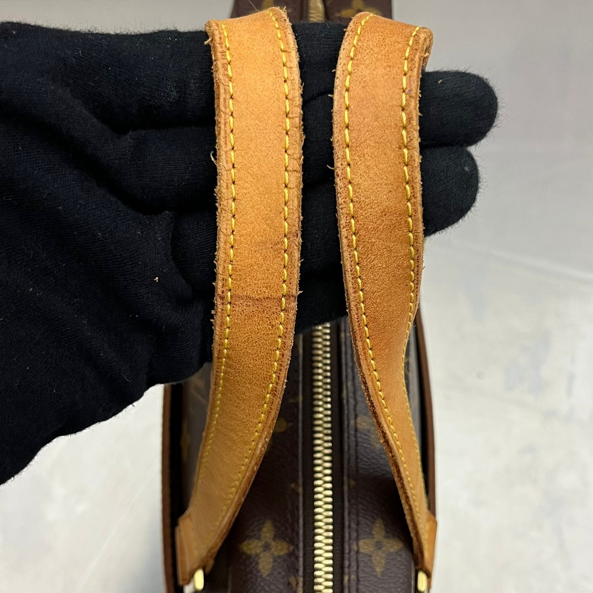Louis Vuitton Porte Documents Pegase Monogram