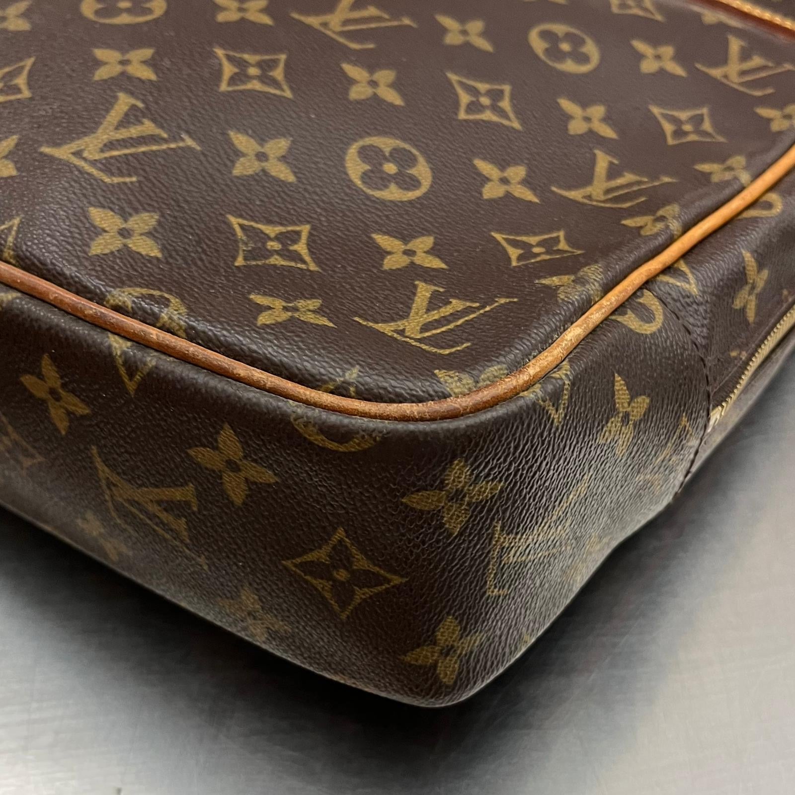 Louis Vuitton Porte Documents Pegase Monogram