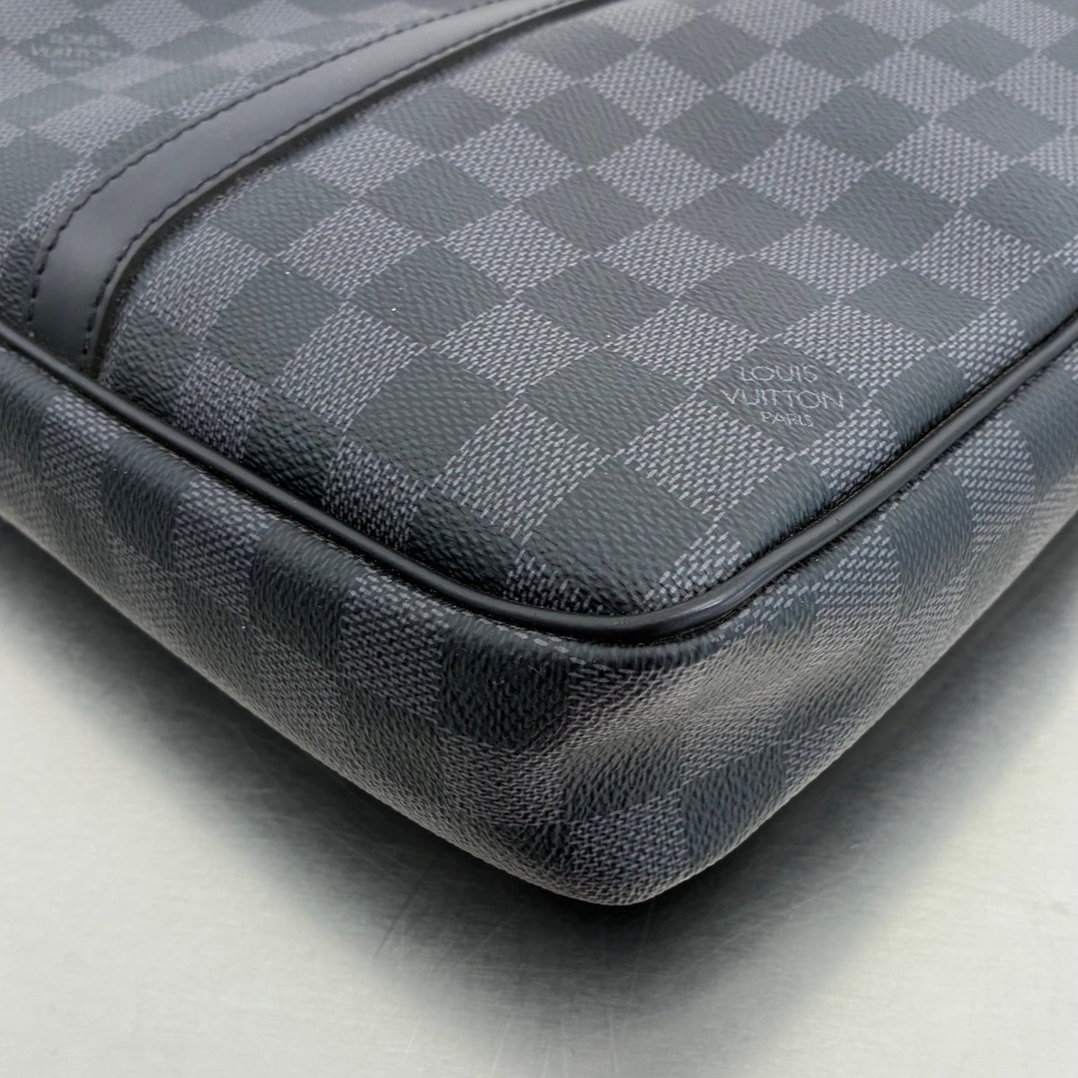 Louis Vuitton Porte Documents Voyage Damier Graphite