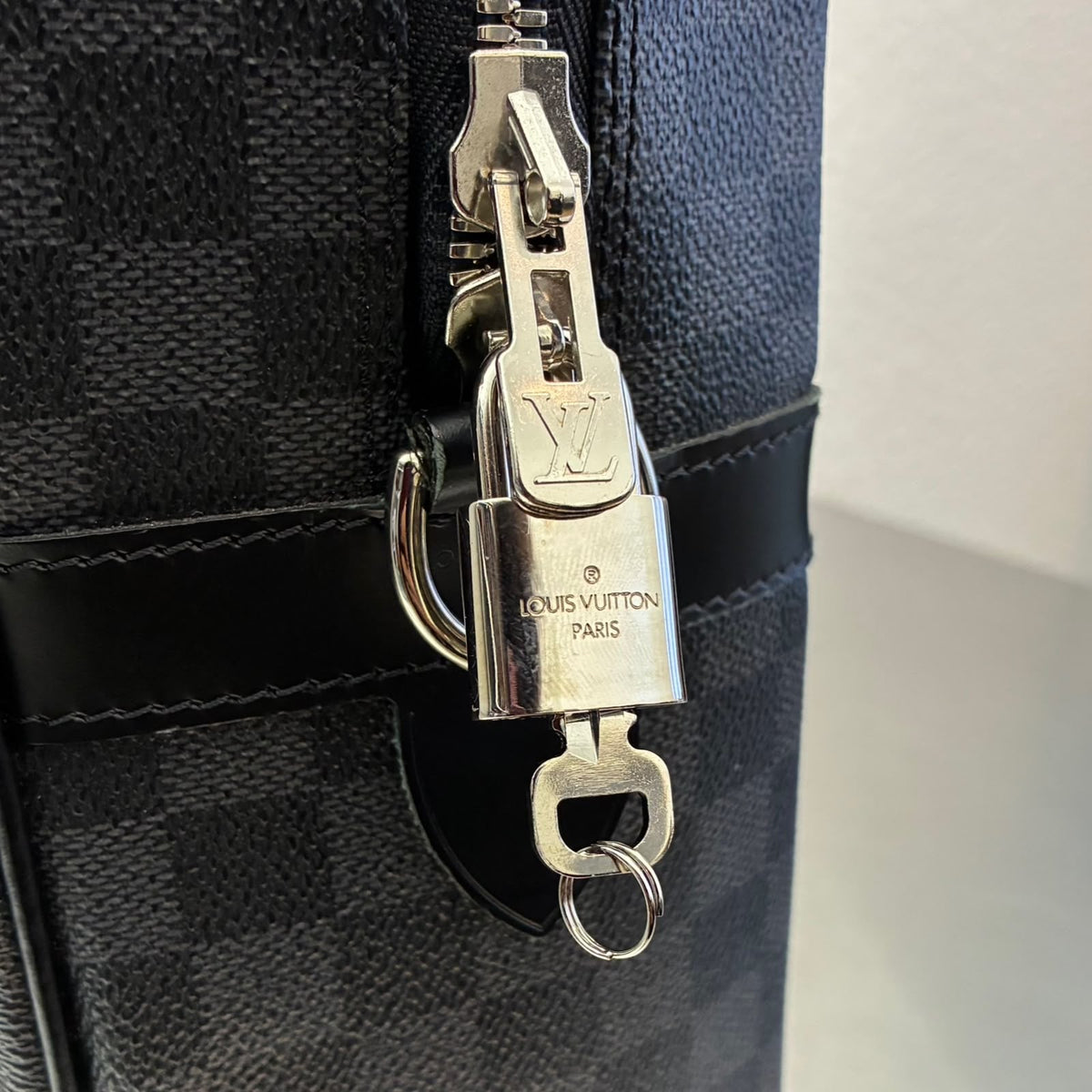 Louis Vuitton Porte-Documents Voyage Damier Graphite