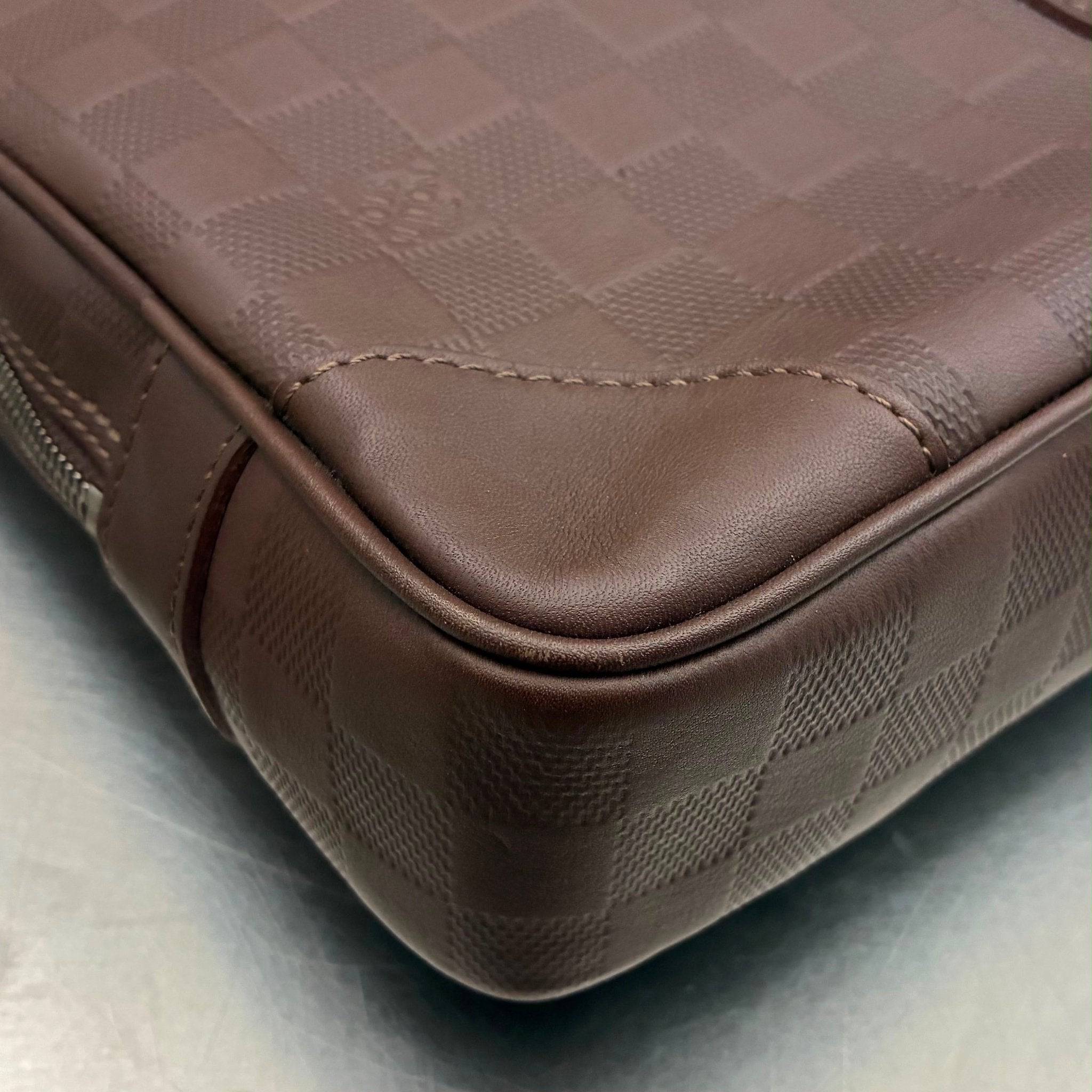 Louis Vuitton Porte Documents Voyage Damier Infini