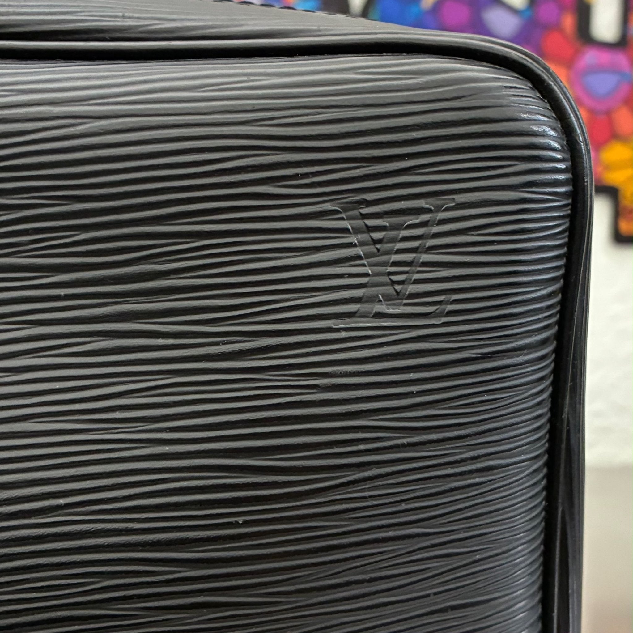 Louis Vuitton Porte Documents Voyage Epi