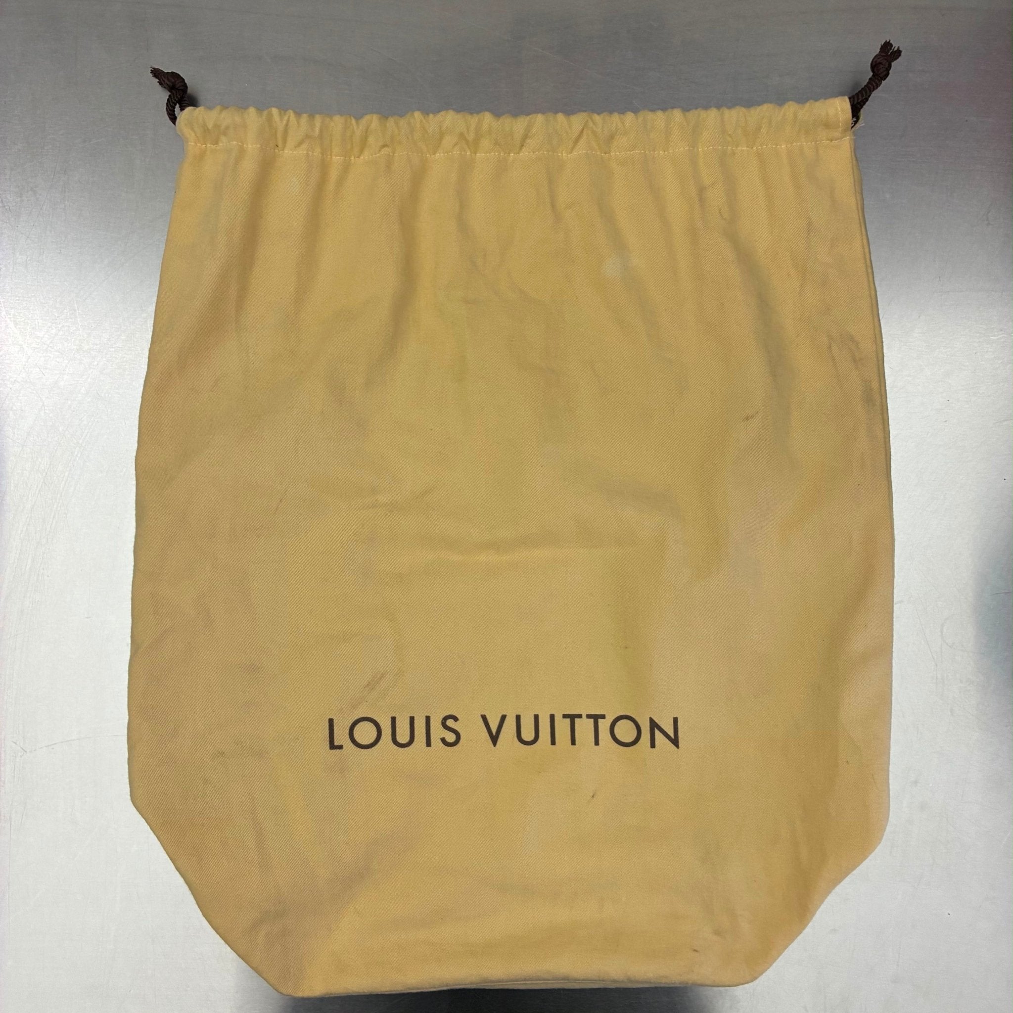 Louis Vuitton Porte Documents Voyage Epi