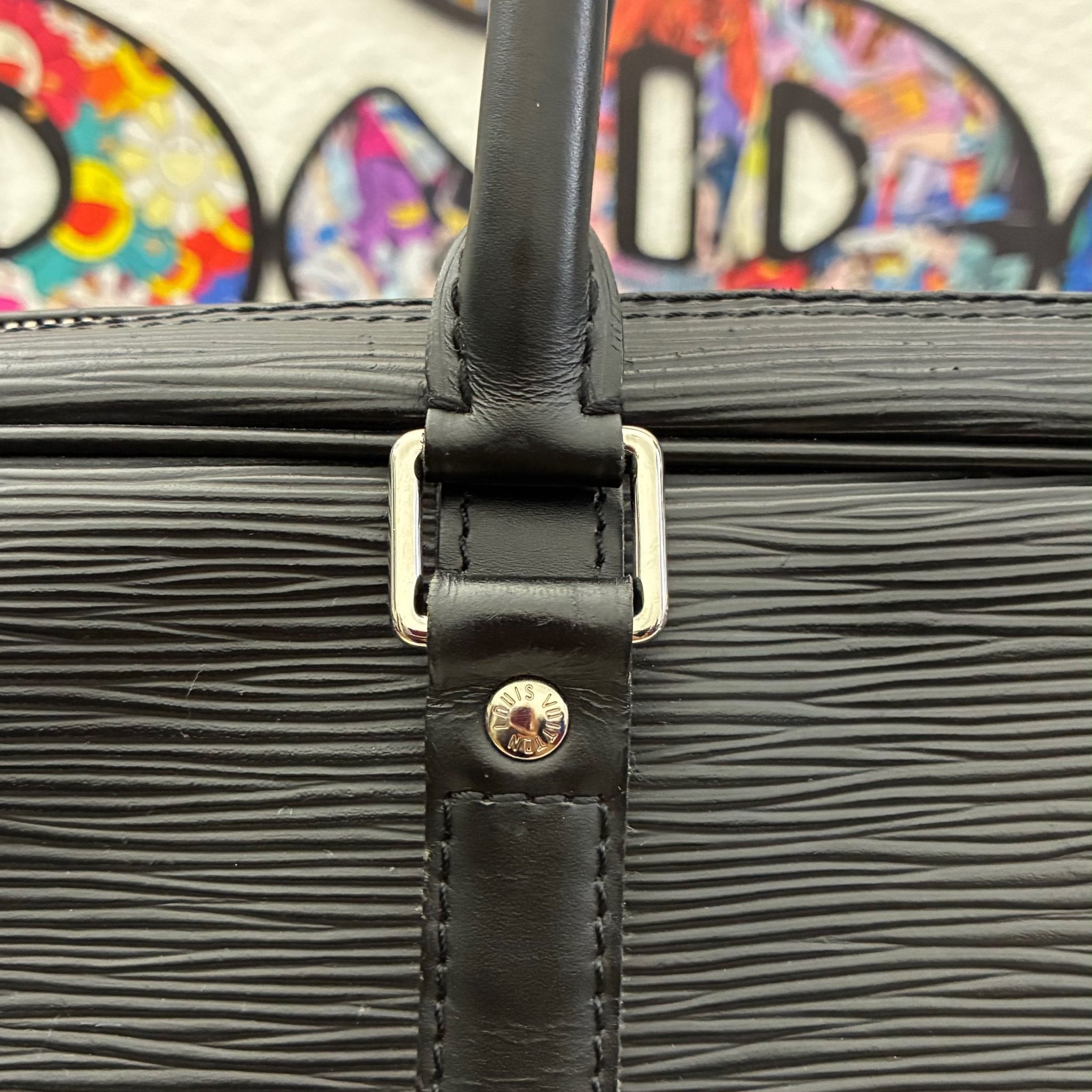 Louis Vuitton Porte Documents Voyage Epi