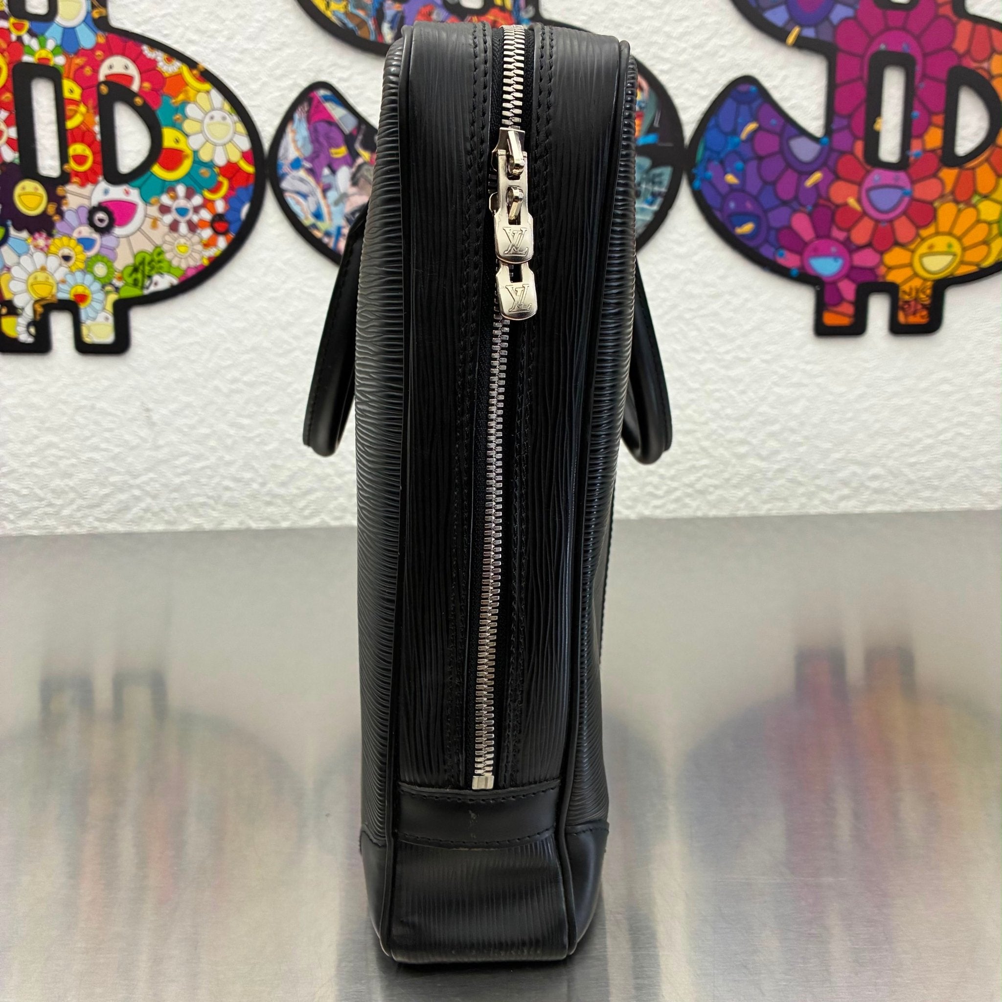 Louis Vuitton Porte Documents Voyage Epi